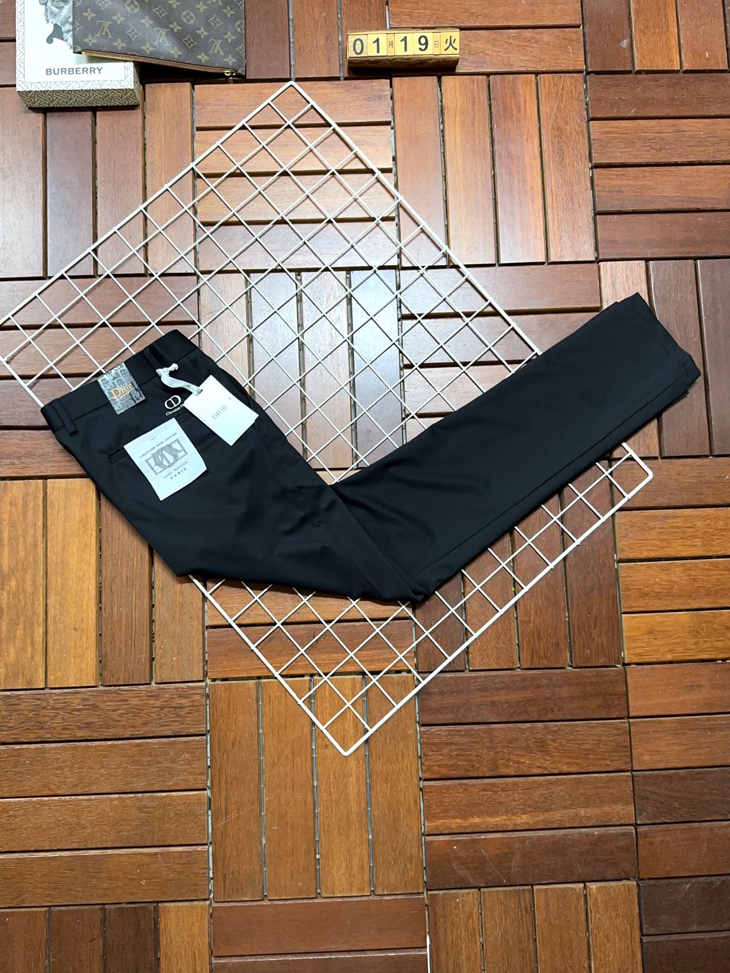 ￼ 🐂 🌟 Dior 迪奥 🌟🇮🇹🌟 🔥新款新品 专柜有售 实体店极品休闲裤🐂专柜原版11好货，适合各个