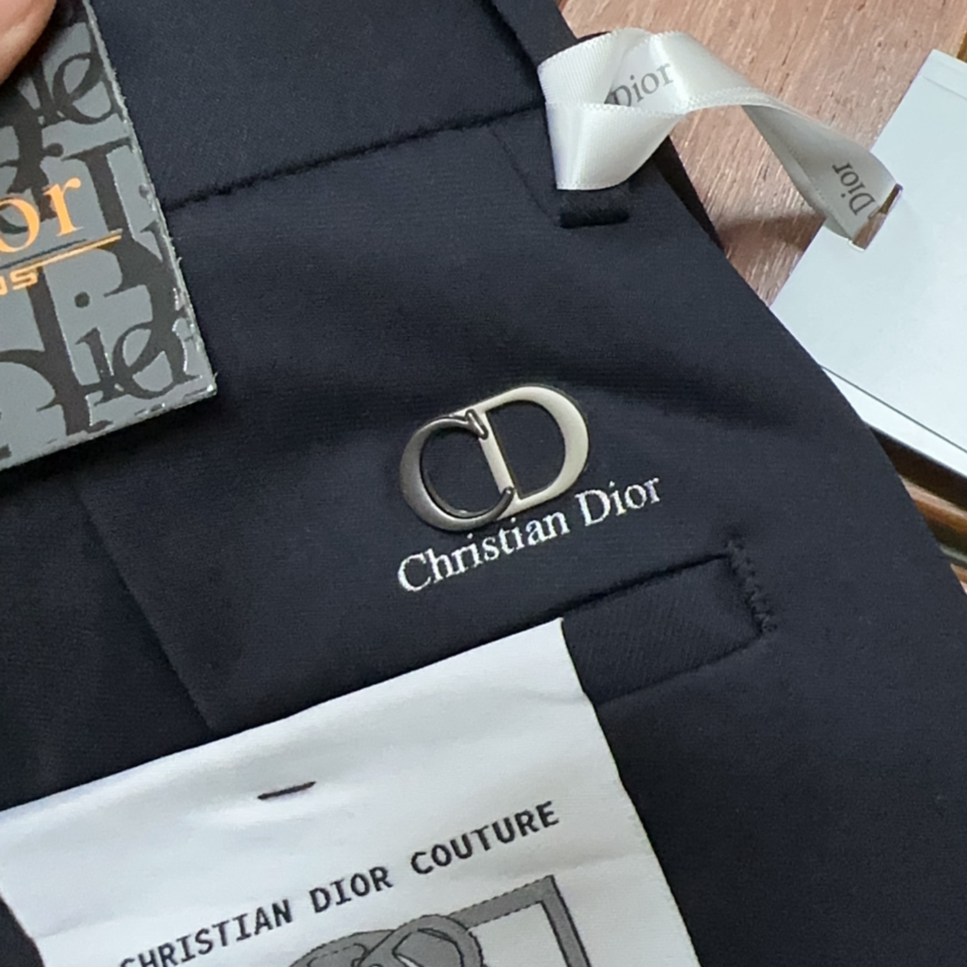 ￼ 🐂 🌟 Dior 迪奥 🌟🇮🇹🌟 🔥新款新品 专柜有售 实体店极品休闲裤🐂专柜原版11好货，适合各个