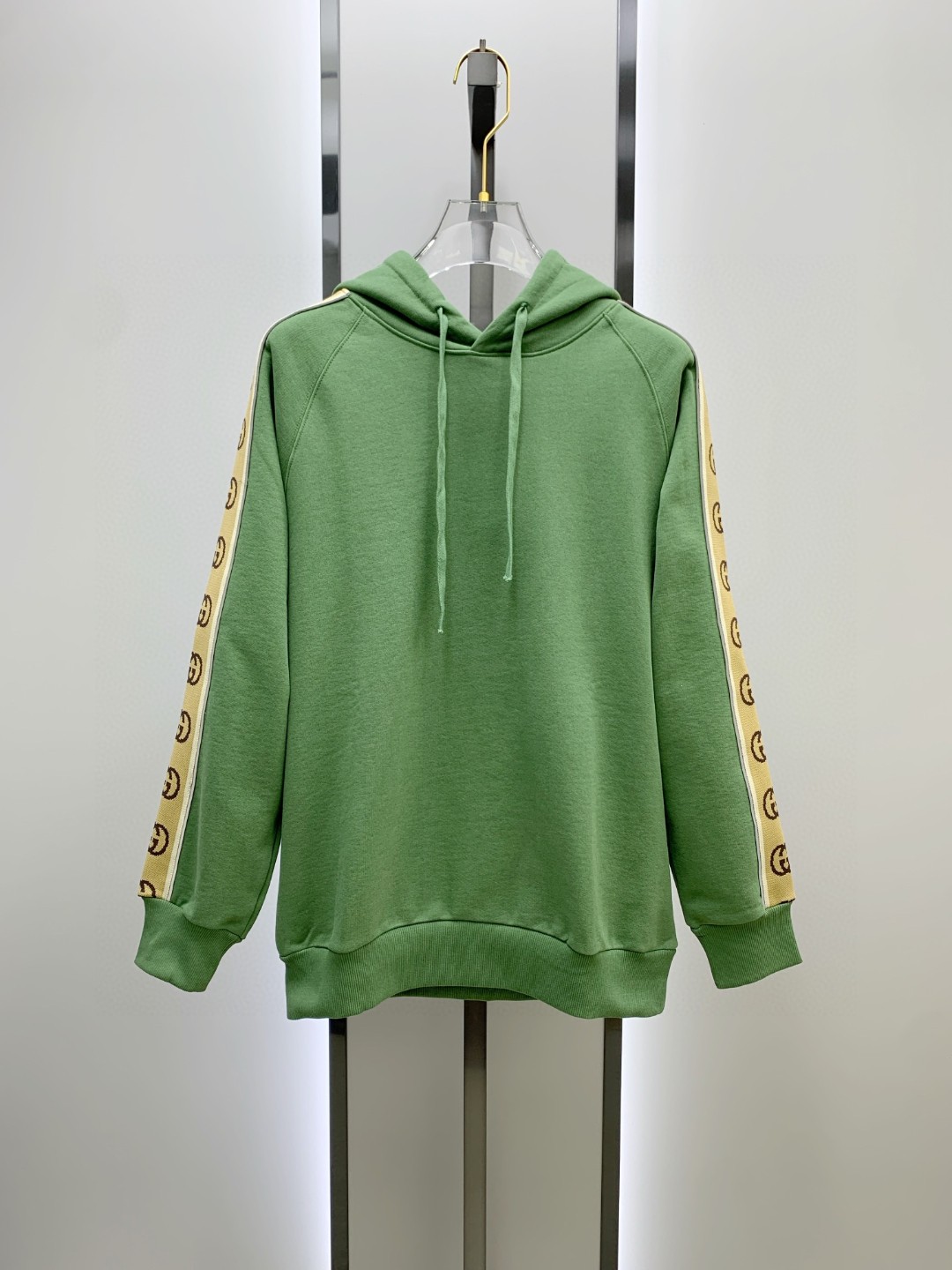 NO:116575,Gucci's latest hooded sweatshirt, exclusively available!  Original reproduction, exclusive design, super craftsmanship!  Extremely luxurious!  Excellent style!  Size xs-L, gucci, hoodie, sweatshirts, hats, alexander wang19860909古驰 最新款连帽 卫衣,独家发售！原版复刻,独家设计,超强工艺！极其奢华！版型超赞！ 尺码 xs-L,,gucci,hoodie,sweatshirts,hats,alexander wang,Men's clothing