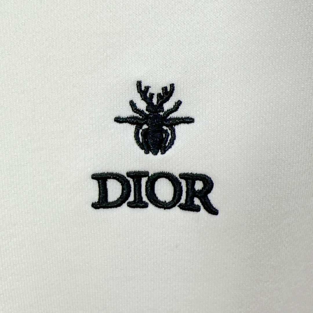  🐮 狠货来袭 🐮 Dior 迪奥 🔥🤴🏻 秋冬季新款 专注官网原版 全新爆款开衫套装 原版11🇭🇰倾注