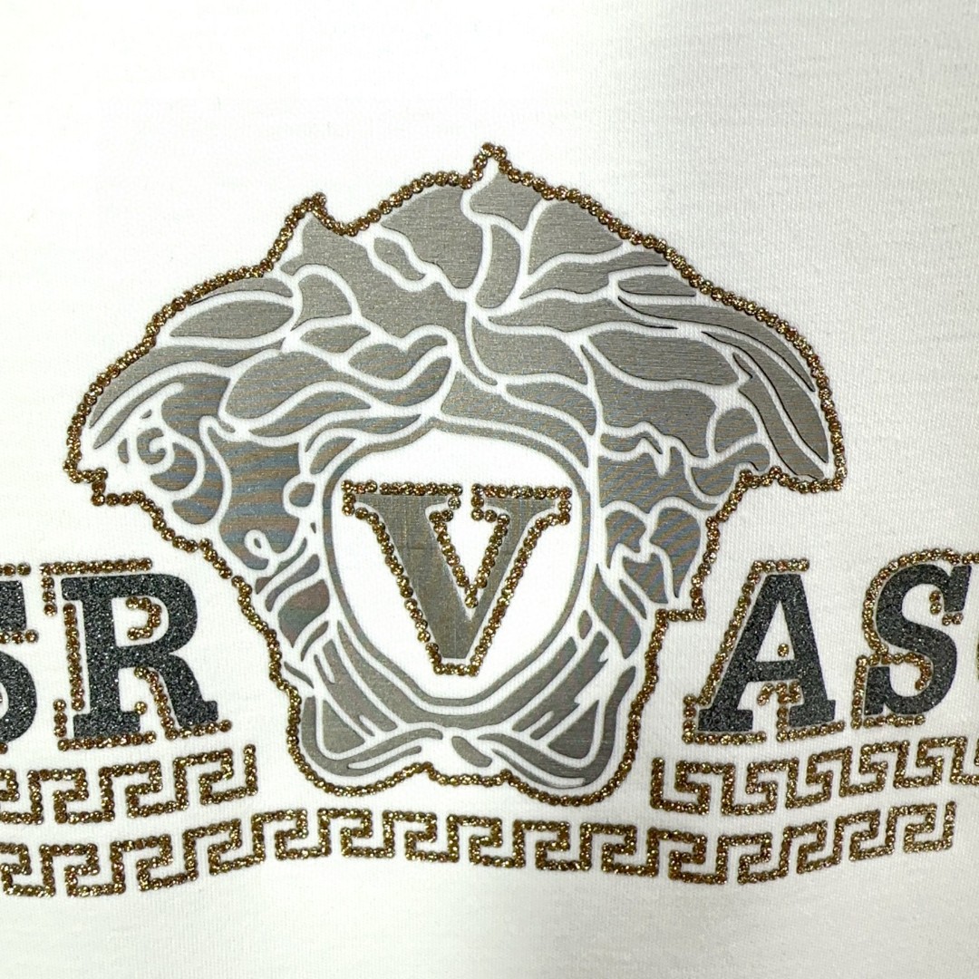  🐮Versace 范思哲 休闲圆领款时尚百搭卫衣，独家定制纯棉380克、科技面料，定制原版螺纹，档次极