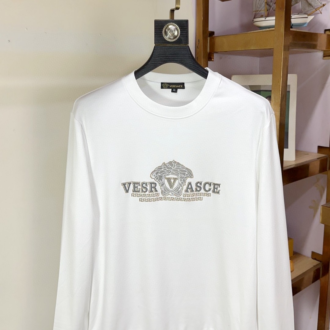 🐮Versace 范思哲 休闲圆领款时尚百搭卫衣，独家定制纯棉380克、科技面料，定制原版螺纹，档次极