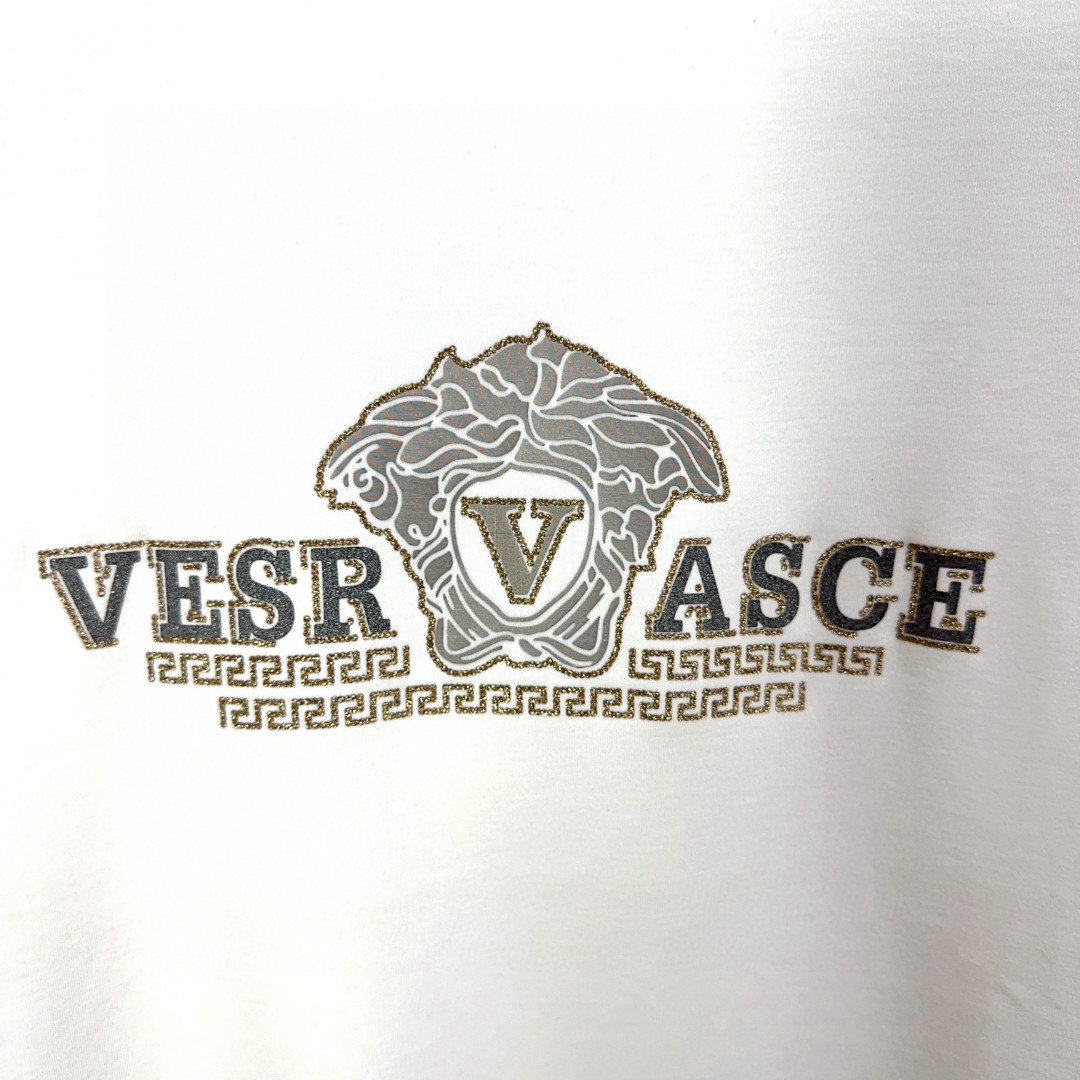  🐮Versace 范思哲 休闲圆领款时尚百搭卫衣，独家定制纯棉380克、科技面料，定制原版螺纹，档次极