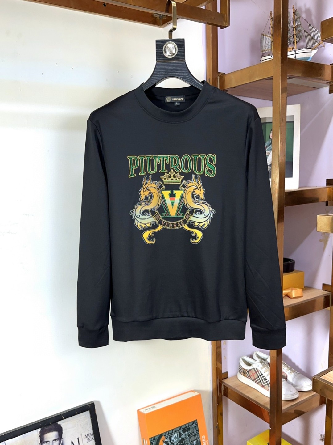  🐮Versace 范思哲 休闲圆领款时尚百搭卫衣，独家定制纯棉380克、科技面料，定制原版螺纹，档次极