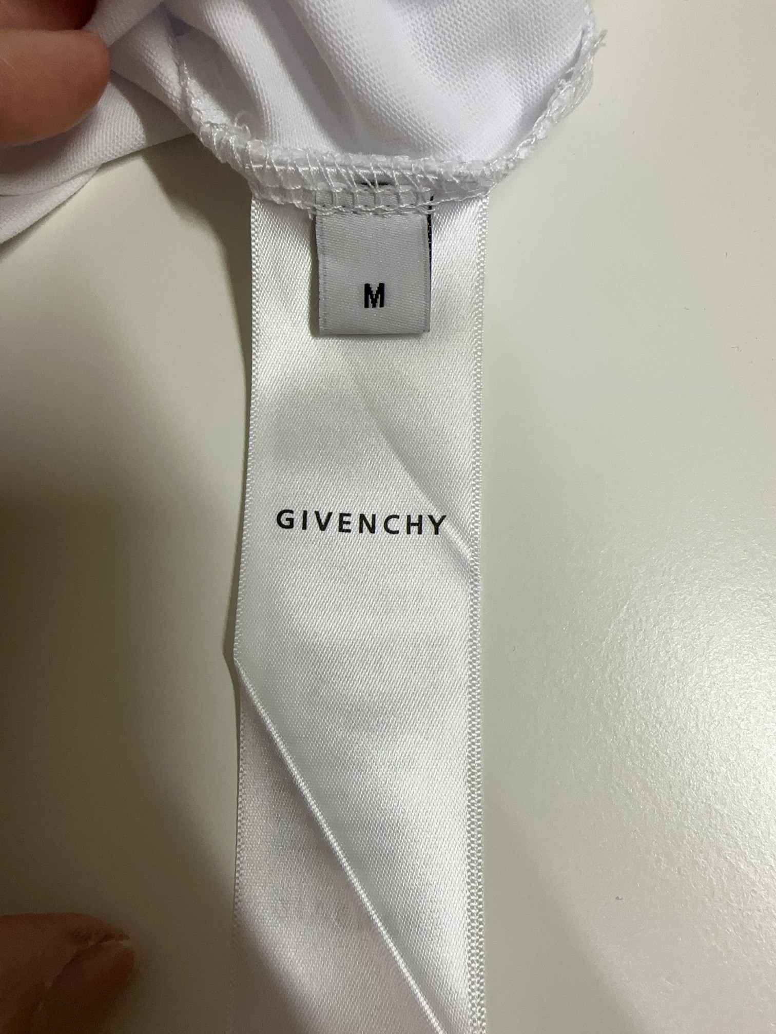  Givenchy纪梵希🔥🆕 顶级圆领休闲短袖 顶级版本 👍高级定制百搭款式 任何人都可以轻松驾驭 面料