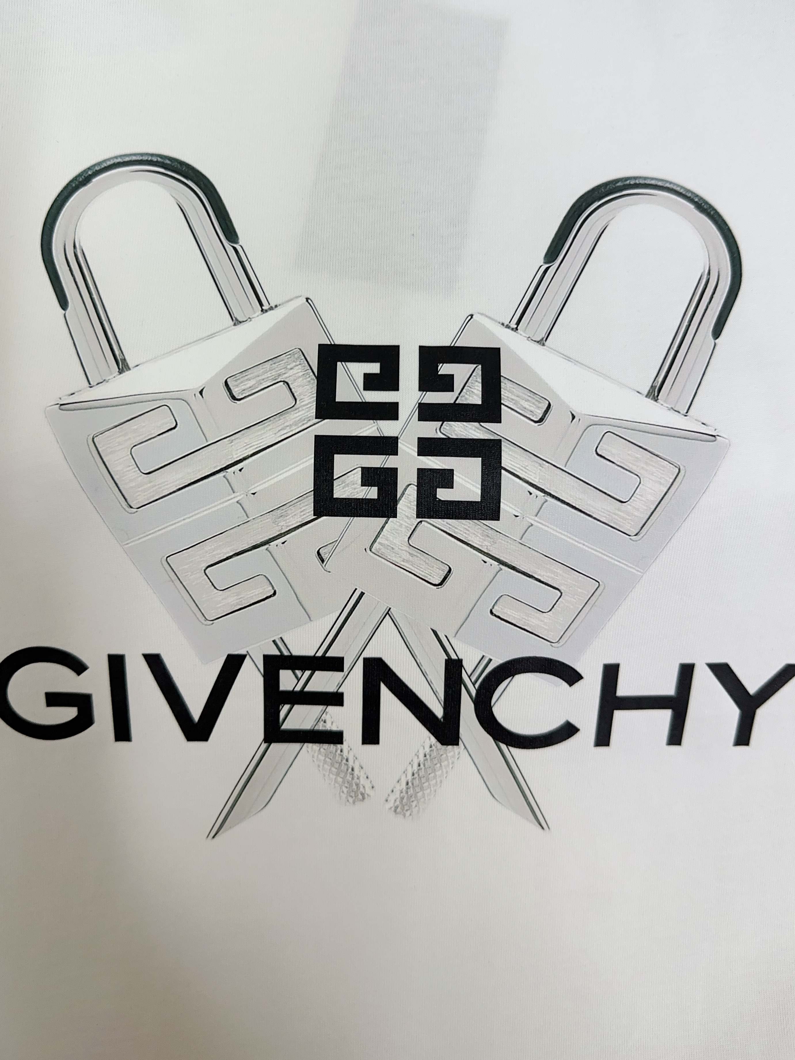  Givenchy纪梵希🔥🆕 顶级圆领休闲短袖 顶级版本 👍高级定制百搭款式 任何人都可以轻松驾驭 面料