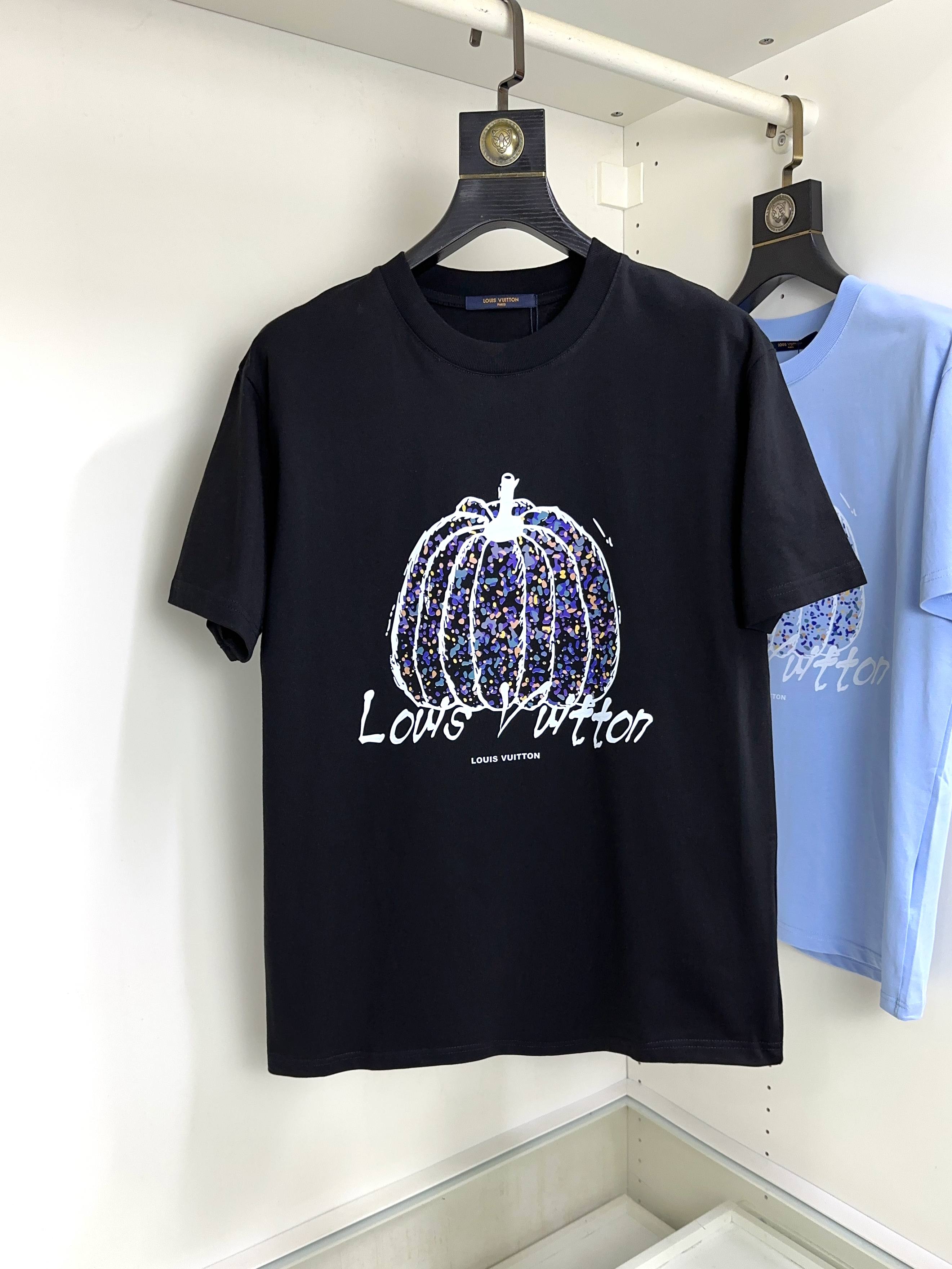  LV路易威登🔥🆕 顶级圆领休闲短袖 顶级版本 👍高级定制百搭款式 任何人都可以轻松驾驭 面料全订制工艺