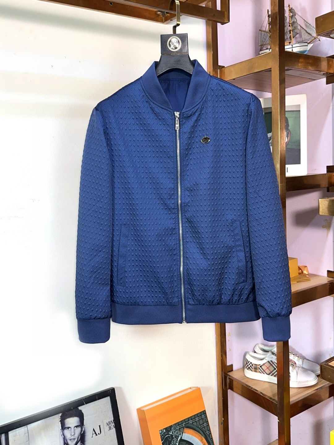  🐂 Prada 普拉达 秋冬新款爆款专柜新款休闲时尚夹克 超前卫设计风格 细腻舒适 穿着非常轻便不易起