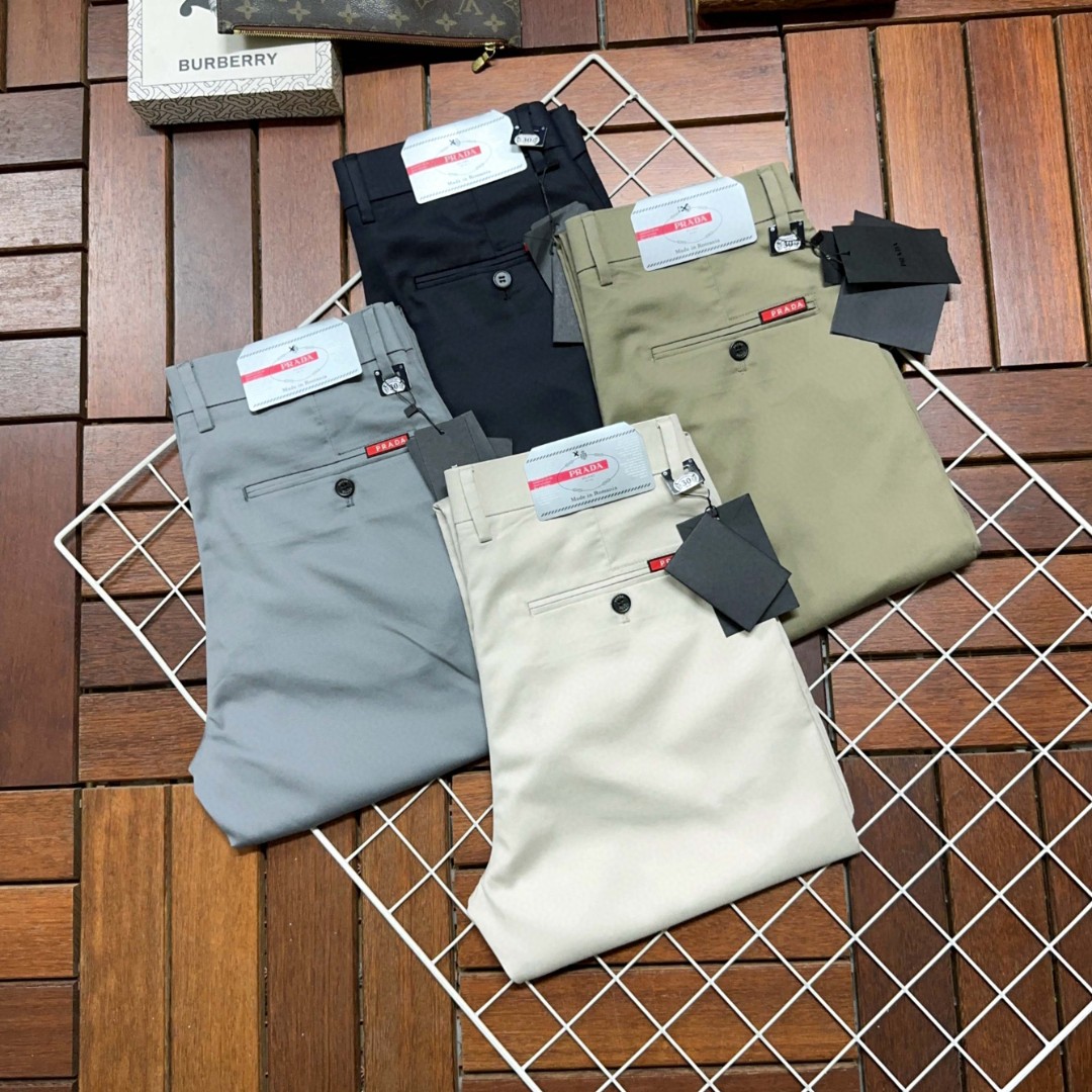 NO:143486,Prada New style and new products available in counters. The original 1:1 product for physical store top casual pants, suitable for all ages. The highest version of European imported fabrics is comfortable, soft and skin-friendly, with super cool and stylish upper body effect, a must-have for wardrobe!  Suitable for any occasion Size 29-40, prada, prada, alexander wang19860909Prada普拉达 新款新品 专柜有售 实体店极品休闲裤专柜原版1:1好货,适合各个年龄段.市场最高版本的欧洲进口面料.舒适柔软亲肤,上身效果超级棒时尚百搭,笔挺有型,衣橱必备！适合任何场合穿着 尺码29-40,,prada,prada,alexander wang,Men's clothing