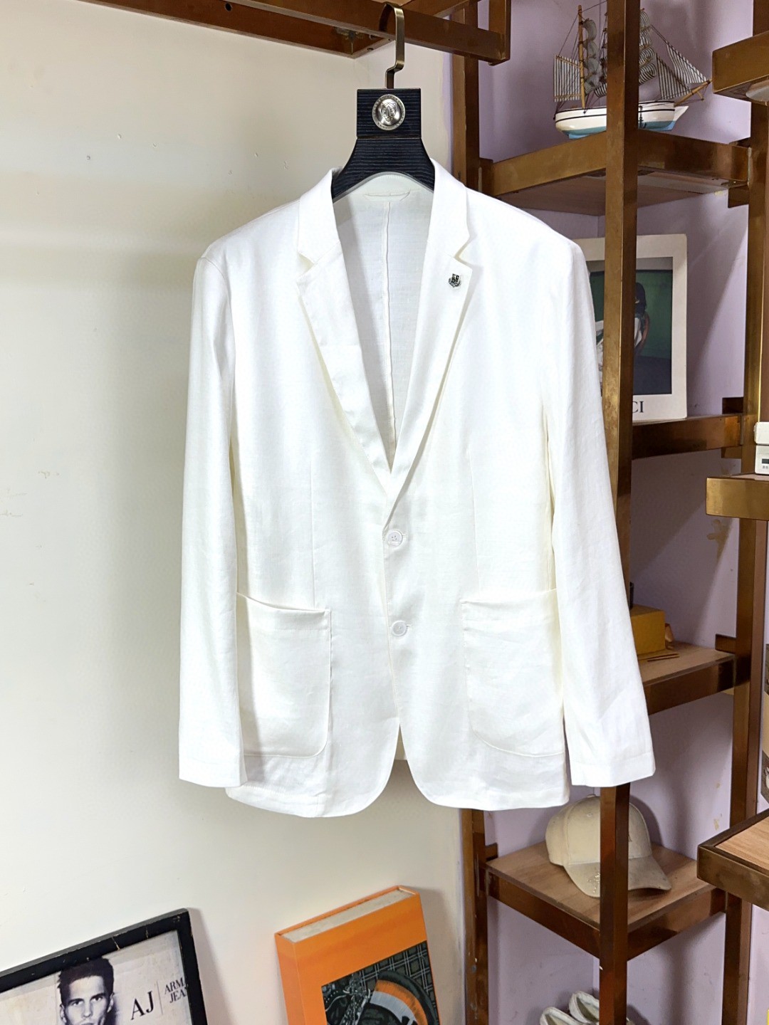 NO:121196,LP Fashion high-end and simple - Suit jacket Aristocratic high-level order High-standard customization High-standard upper body is very stylish Classic and versatile Customer-supplied accessories Imported top-grade fabrics can be matched with any fashion in winter Real top-grade order The style is also very good High-quality. Highly recommended. Number of sizes; M-3XL (refer to height and weight when placing an order), Loro piano, jackets & coats, business suit, alexander wang19860909LP 时尚高端简约 -- 西装外套 贵族高级别要求订单 高标准定制　上身非常有型 经典百搭 客供辅料 进口顶级面料冬季任何时装都可以搭配　真正的顶级订单 版型上也是非常的好 强烈推荐.码数；M-3XL（ 下单报身高体重）,,loro piana,jackets & coats,business suit,alexander wang,Men's clothing