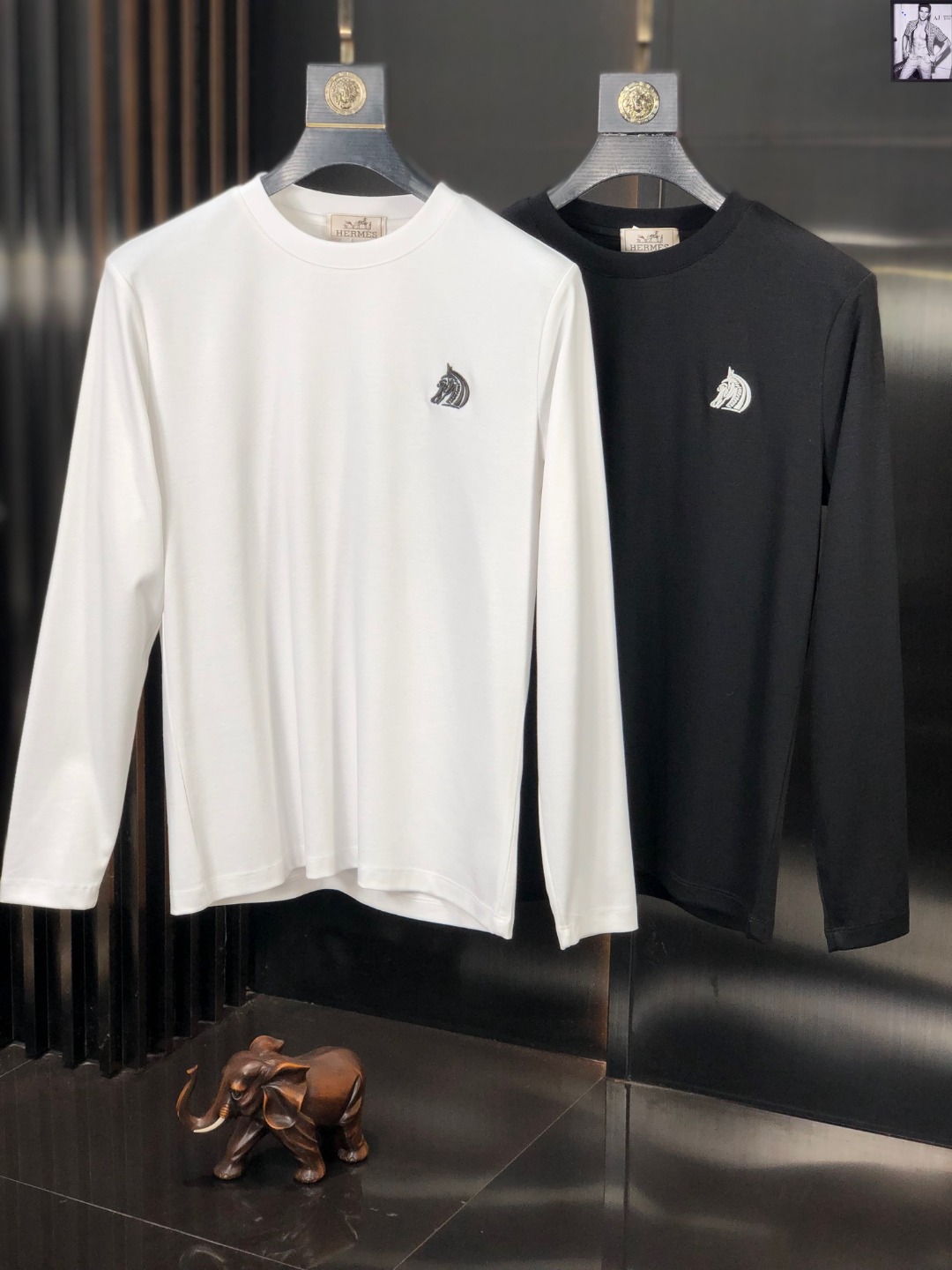 NO:121189,Hermes Original single product High version Original single model High quality spring new style long-sleeved base shirt For sale First choice of taste Real photos, high-quality fabric Original single quality first choice Please see the details, standard for men Classic versatile base and outfit First choice of taste, real OEM Production, very high-quality spring new style long-sleeved base and stylish, careful size M-4XL, hermes, hermes, alexander wang19860909Hermes 爱马仕 原单货 高版本 原单款 高品质春季新款长袖打底衫 抢新出售 品味首选 实拍好货,高品质面料 原单品质首选 请看细节图, 男士标配 经典百搭 打底外穿 品味首选,真正的代工厂出品 送人自己穿都非常显档次,舒适,柔软有型,仔细,尺码 M-4XL,,hermes,hermes,alexander wang,Men's clothing