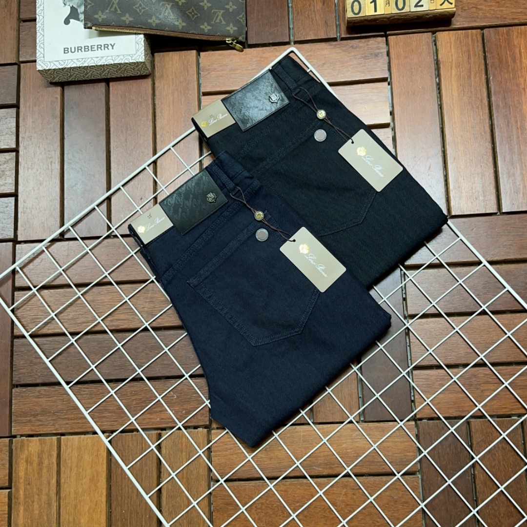 NO:121191,LP hits, new models and new products are available for sale in the counter. The original jeans in physical stores are already 1:1 good products for the original products of all ages. The highest version of the imported European fabric in the market is comfortable, soft and skin-friendly, with super cool and fashionable and versatile upper body effect, straight and stylish, a must-have for the wardrobe!  Suitable for any occasion Size 29-40, loro piana, jeans, alexander wang19860909LP 爆款来袭 新款新品 专柜有售 实体店已极品牛仔裤专柜原版1:1好货,适合各个年龄段.市场最高版本的欧洲进口面料.舒适柔软亲肤,上身效果超级棒时尚百搭,笔挺有型,衣橱必备！适合任何场合穿着 尺码29-40,,loro piana,jeans,alexander wang,Men's clothing