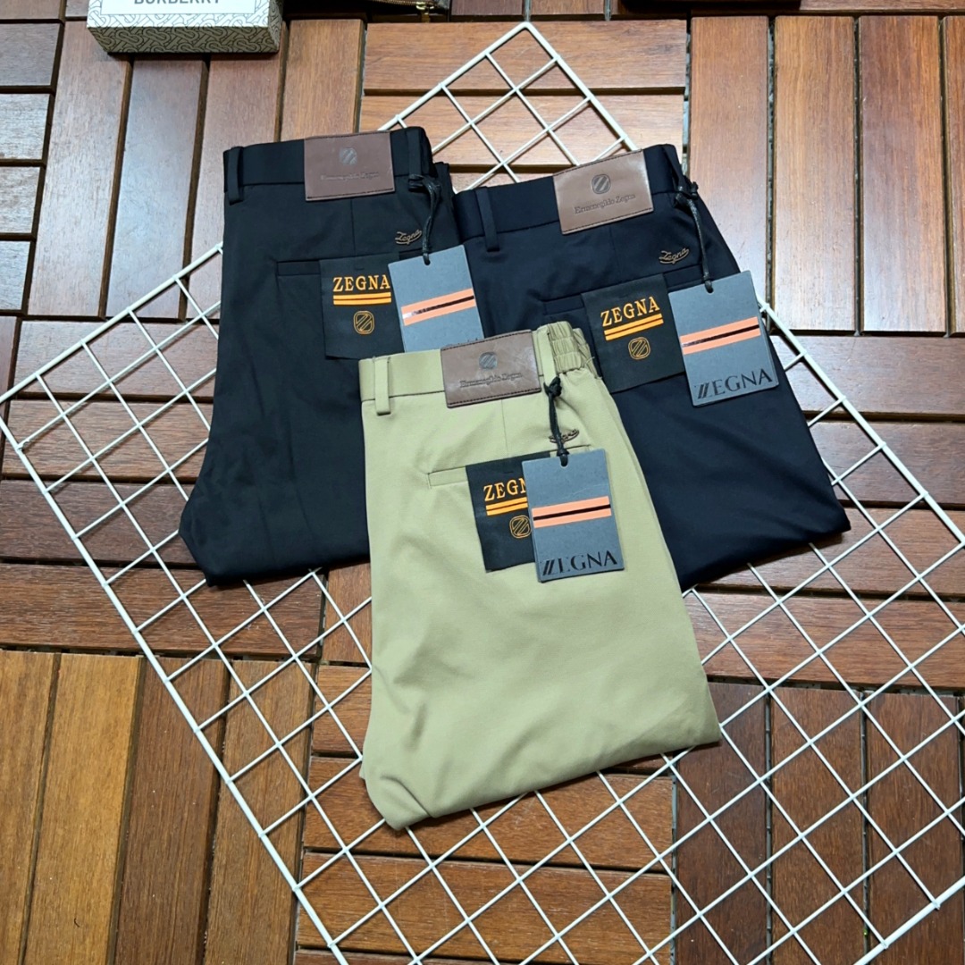 NO:121194,Zegna New style and new products available for sale in physical stores. The original 1:1 product for the counter, suitable for all ages. The highest version of imported European fabrics in the market. They are comfortable, soft and skin-friendly, with super cool and fashionable and versatile upper body effect, straight and stylish, a must-have for the wardrobe!  Suitable for any occasion Size 29-40, zegna,alexander wang19860909Zegna 杰尼亚 新款新品 专柜有售 实体店极品休闲裤专柜原版1:1好货,适合各个年龄段.市场最高版本的欧洲进口面料.舒适柔软亲肤,上身效果超级棒时尚百搭,笔挺有型,衣橱必备！适合任何场合穿着 尺码29-40,,zegna,alexander wang,Men's clothing