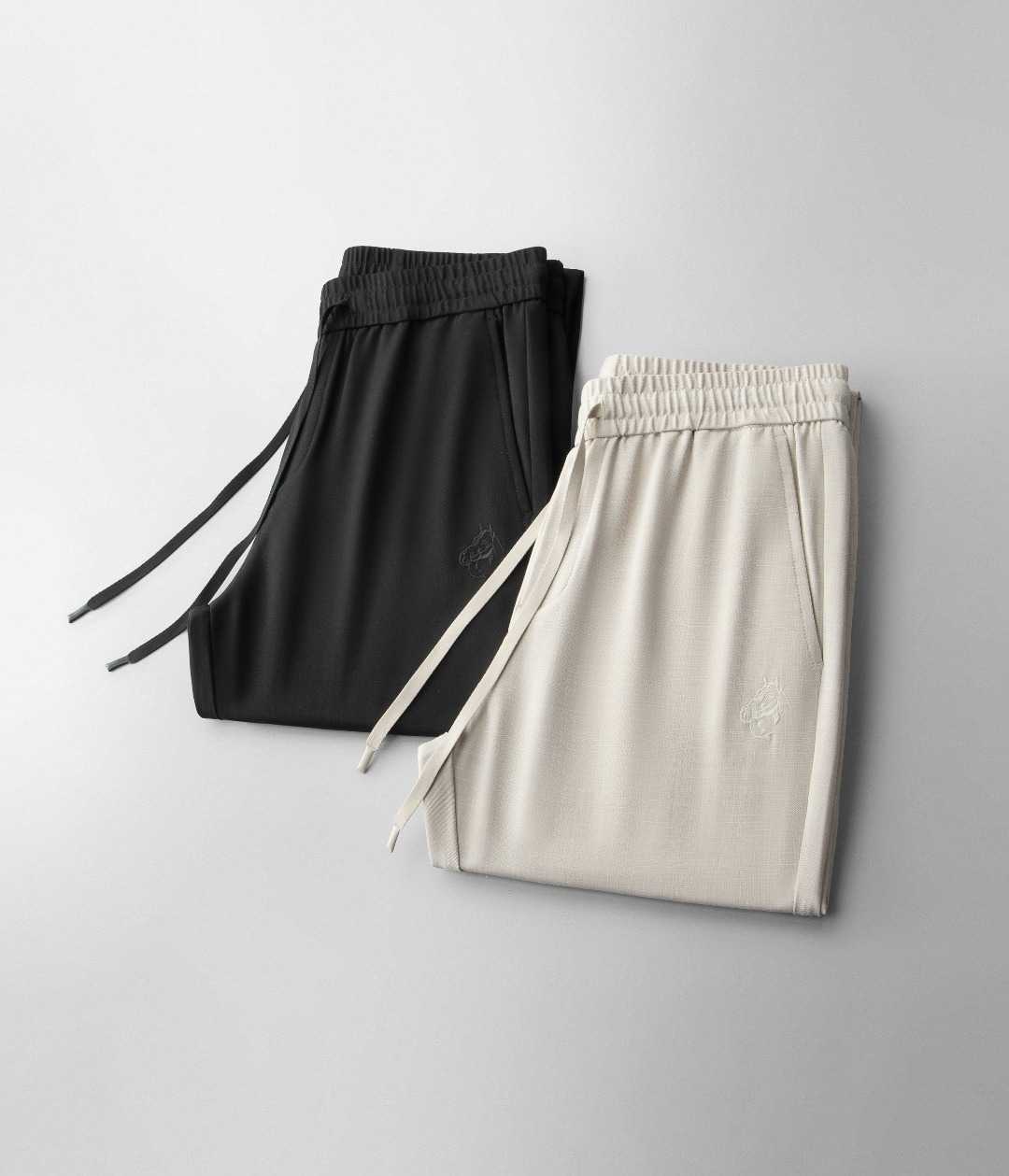 NO:124812,【Hermes】 New summer style, new taste and value sharing, popular elastic casual pants, very comfortable to wear, low-key and luxurious, very classy when worn, no need to say much about the trouser style and cutting, the upper body is exquisite and vivid. The truly first-class quality is the real palace-grade casual pants, which are made of Turkish cotton, produce the most famous tannin cloth. The quality is excellent, and the pants are soft after heavy washing!  The straight-footed style is not picky, the upper body is absolutely stylish, the expert design is extremely luxurious.  Number of codes 29-38, hermes, hermes, alexander wang19860909【 Hermes 爱马仕】 夏季新款 全新品味与价值共享 爆款松紧带休闲裤 身穿着非常舒适 低调不失奢华 穿出去非常有档次,裤型款式和裁剪亦无需多言 上身精致跃然.真正一等一顶级质料 真正殿堂级的休闲裤,选用土耳其的棉花 生产出最有名的单宁布 品质卓然,经过重水洗使得裤子很柔软！直脚的版型 不挑人 上身绝对的有型 达人设计 极度奢华．码数29-38,,hermes,hermes,alexander wang,Men's clothing