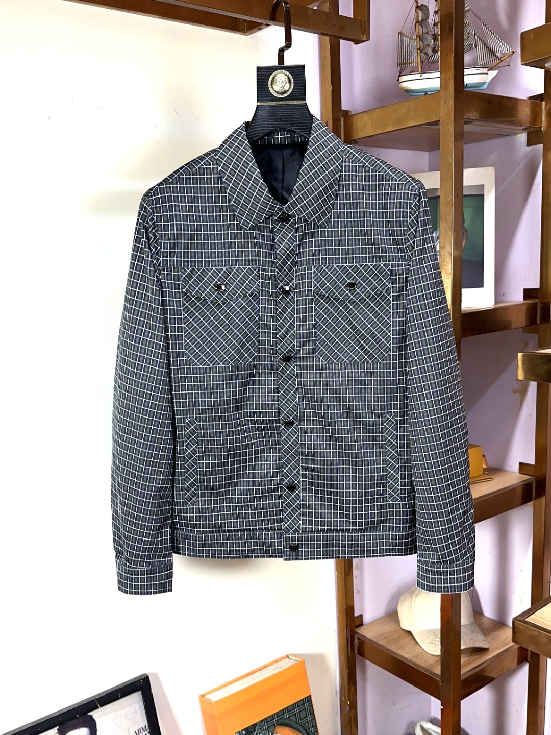 NO:124857,Burberry New fashion high-end men's style, classic and explosive jackets are recommended for warmth!  Men's jacket, fashionable and casual jacket, high-woven and super delicate high-tech smooth composite fabric material, the texture of the fabric is very high-end and delicate, with a strong sense of class, large logo embroidery design on the chest, and all accessories are customized to create a brand logo. It is both business and casual, and the style is versatile and suitable for all occasions, and anyone can easily control it!  Code number M-4XL, burberry, burberry, jackets & coats, jackets & coats, alexander wang19860909Burberry 巴宝莉 新款时尚高端男款,经典爆款夹克保暖推荐！男士外套,时尚休闲外套夹克 ,高织超细腻的高科技爽滑复合布材质,面料的质感很高档细腻,档次感强 ,胸前大logo刺绣设计,辅料全定制出品牌logo.商务休闲兼备款,款式百搭适合各种场合 ,任何人都可以轻松驾驭！码数M-4XL,,burberry,burberry,jackets & coats,jackets & coats,alexander wang,Men's clothing