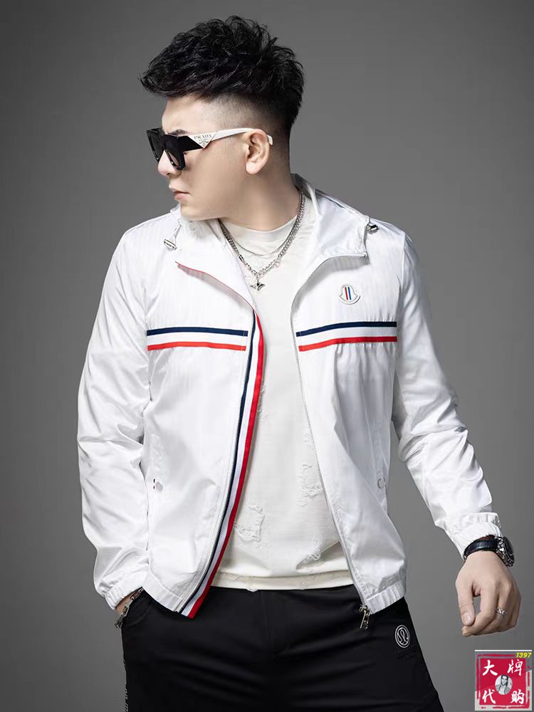 NO:124860,Moncler mask new fashionable high-end men's style, classic and explosive jackets are recommended for warmth!  Men's jacket, fashionable and casual jacket, high-woven and super delicate high-tech smooth composite fabric material, the texture of the fabric is very high-end and delicate, with a strong sense of class, large logo embroidery design on the chest, and all accessories are customized to create a brand logo. It is both business and casual, and the style is versatile and suitable for all occasions, and anyone can easily control it!  Code number M-4XL, christian louboutin, Moncler, jackets & coats, jackets & coats, alexander wang19860909Moncler 蒙口 新款时尚高端男款,经典爆款夹克保暖推荐！男士外套,时尚休闲外套夹克 ,高织超细腻的高科技爽滑复合布材质,面料的质感很高档细腻,档次感强 ,胸前大logo刺绣设计,辅料全定制出品牌logo.商务休闲兼备款,款式百搭适合各种场合 ,任何人都可以轻松驾驭！码数M-4XL,,christian louboutin,Moncler,jackets & coats,jackets & coats,alexander wang,Men's clothing