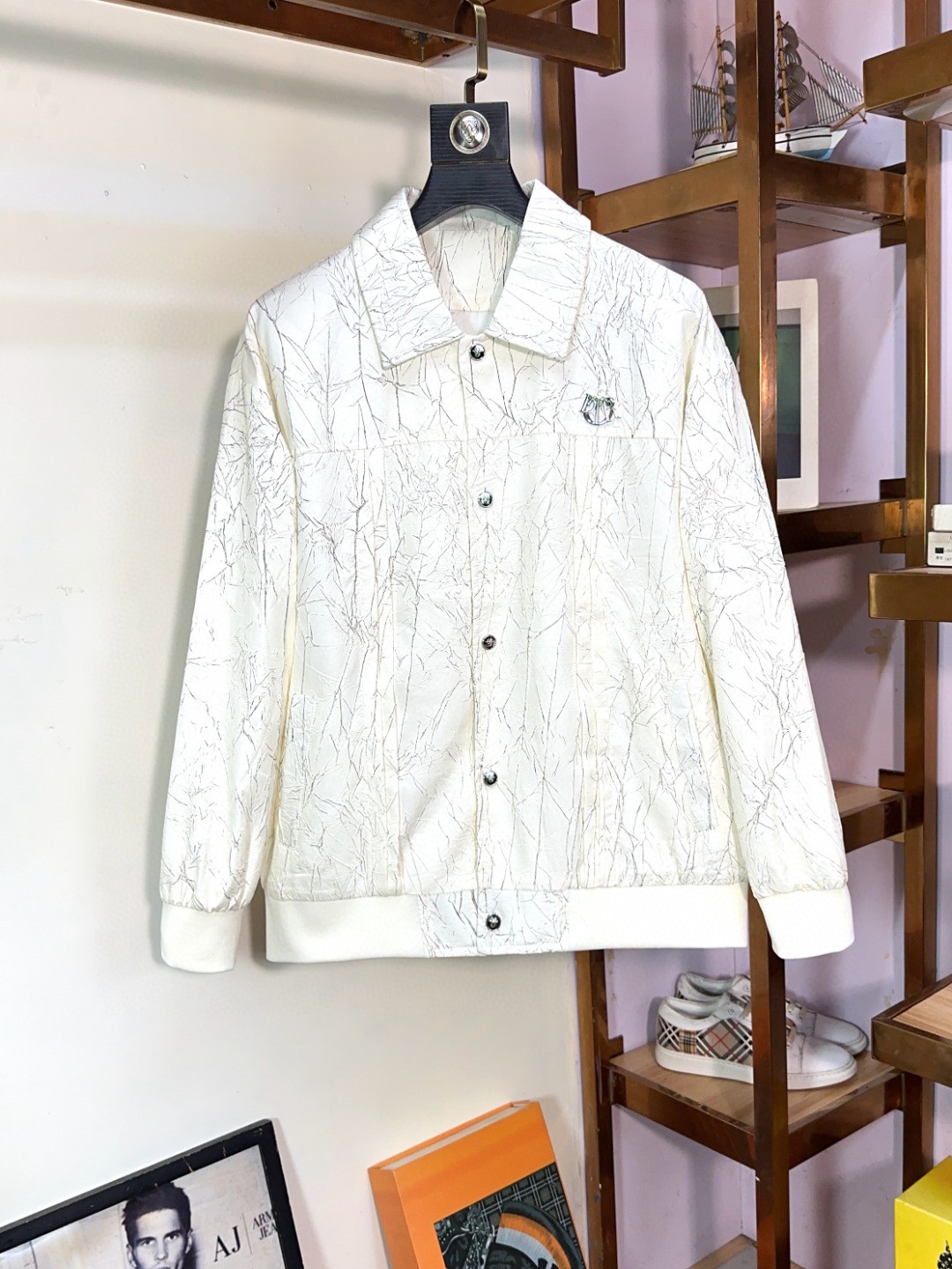 NO:126288,Dior Autumn simple - Jacket Aristocratic high-level orders High-standard customization High-standard upper body is very stylish Classic and versatile Customer-supplied accessories Imported top-grade fabrics can be matched with any fashion in winter Real top-grade orders Very good in style Highly recommended. Number of sizes; M-3XL (refer to height and weight when placing an order) [a big shot],,dior,dior,jackets & coats,jackets & coats,alexander wang19860909Dior 迪奥 秋款简约 -- 夹克 外套贵族高级别要求订单 高标准定制　上身非常有型 经典百搭 客供辅料 进口顶级面料冬季任何时装都可以搭配　真正的顶级订单 版型上也是非常的好 强烈推荐.码数；M-3XL（ 下单报身高体重）【偏大款】,,dior,dior,jackets & coats,jackets & coats,alexander wang,Men's clothing