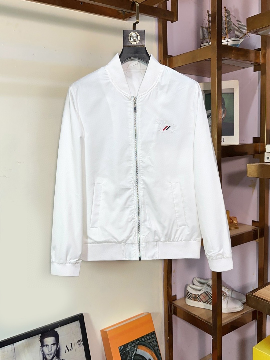 NO:126278,TB Tom Bran Early Fall New Jacket Jacket, High-end Version!  Customized fabrics for counters are breathable and comfortable, with impeccable details, and the brand element design concept reflects high quality. The feel is delicate and soft!  It is casually cut, with a great upper body style!  Code number M-3XL, Jackets & coats, Jackets & coats, Alexander wang19860909TB汤姆布兰 早秋新款夹克 外套,高端版本！专柜定制面料 透气舒适度高,细节无可挑剔,品牌元素设计理念,体现高品质.手感细腻柔软！呈现休闲裁剪,上身版型超赞！码数M-3XL,,jackets & coats,jackets & coats,alexander wang,Men's clothing