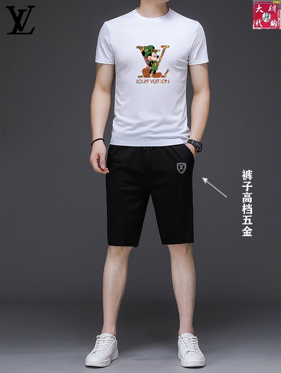 NO:126267,【LV Louis Vuitton】New round neck shorts set for summer!  Mercerated fabric!  Exclusive first new product, the official website synchronizes the Milan catwalk style, the top quality products in real photography (standard number! The latest top official website original list, new experience, three-dimensional tailoring of the counter fabric, new hardware accessories, delicate and soft feel, comfortable and breathable upper body, big brand style, luxury and atmospheric texture only imported from Italy customization, versatile style, not picky to people, fine workmanship and meticulous, no pressure to enter and exit the counter, absolutely worth a piece of good product! The number of codes M-5XL (can be worn about 210 kilograms),,louis vuitton,louis vuitton, shorts,alexander wang19860909【 LV 路易威登】夏季新款圆领短裤套装！丝光面料！独家首发新品 官网同步米兰走秀款 实物拍摄顶级好货（标准码数！最新顶尖官网原单,全新体验 专柜面料立体剪裁 全新五金配件、手感细腻柔软 上身舒适透气 大牌风范 奢华大气 进口意大利定制才有的质感 百搭款式 穿着不挑人 ,做工精细一丝不苟 ,出入专柜无压力 绝对值得人手一件的好货！码数M-5XL（可穿210斤左右）,,louis vuitton,louis vuitton,shorts,alexander wang,Men's clothing