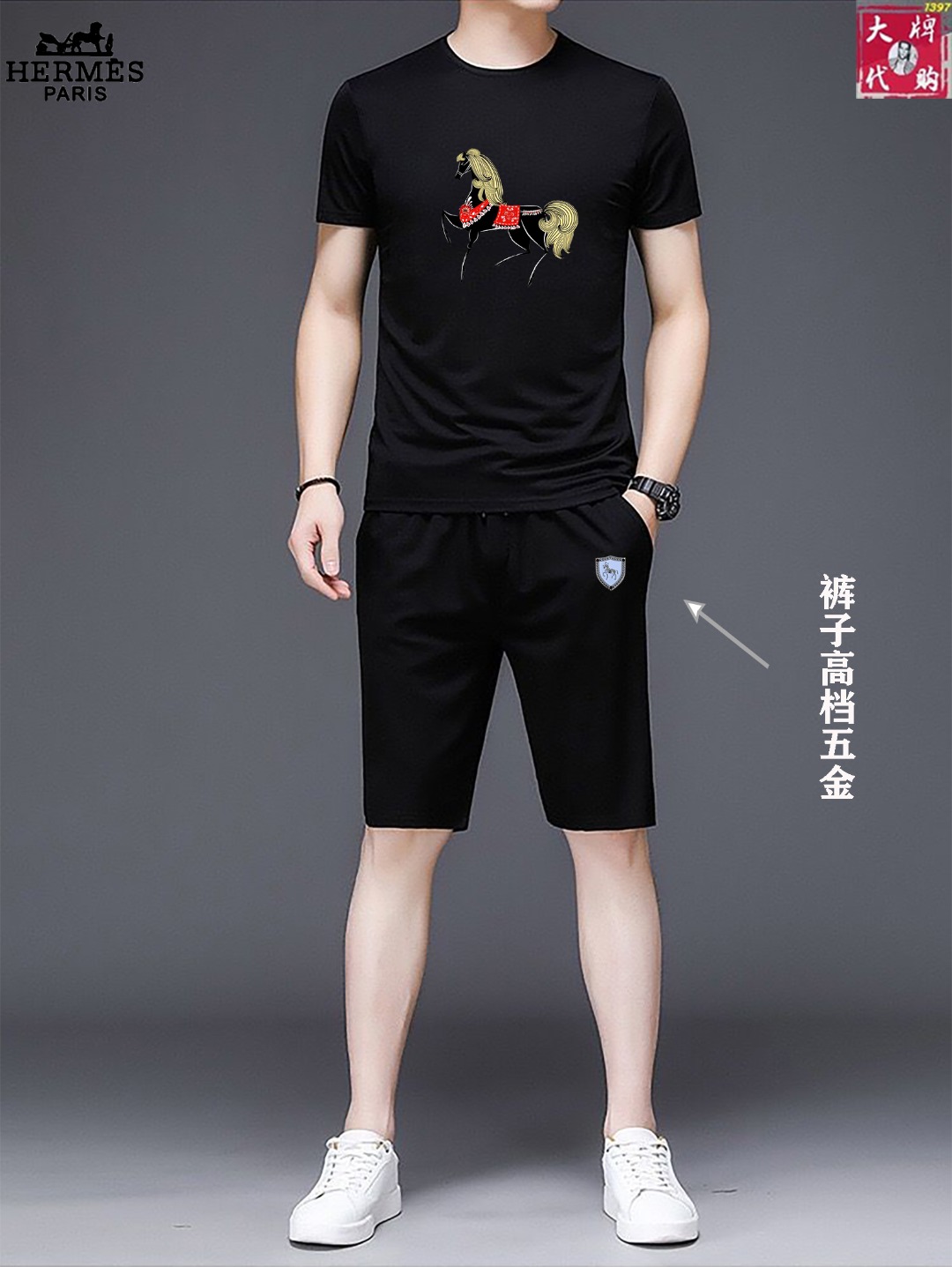 NO:126265,【Hermes】New round neck shorts set for summer!  Mercerated fabric!  Exclusive first new product, the official website synchronizes the Milan catwalk style, the top quality products in real photography (standard number! The latest top official website original list, brand new experience, three-dimensional tailoring of the counter fabric, new hardware accessories, delicate and soft feel, comfortable and breathable upper body, big brand style, luxury and atmospheric texture only imported from Italy customization, versatile style, not picky to wear, meticulous workmanship, no pressure to enter and exit the counter, absolutely worth a piece of good product! The number of code M-5XL (can be worn about 210 kilograms),, hermes, hermes, shorts, alexander wang19860909【 Hermes 爱马仕】夏季新款圆领短裤套装！丝光面料！独家首发新品 官网同步米兰走秀款 实物拍摄顶级好货（标准码数！最新顶尖官网原单,全新体验 专柜面料立体剪裁 全新五金配件、手感细腻柔软 上身舒适透气 大牌风范 奢华大气 进口意大利定制才有的质感 百搭款式 穿着不挑人 ,做工精细一丝不苟 ,出入专柜无压力 绝对值得人手一件的好货！码数M-5XL（可穿210斤左右）,,hermes,hermes,shorts,alexander wang,Men's clothing