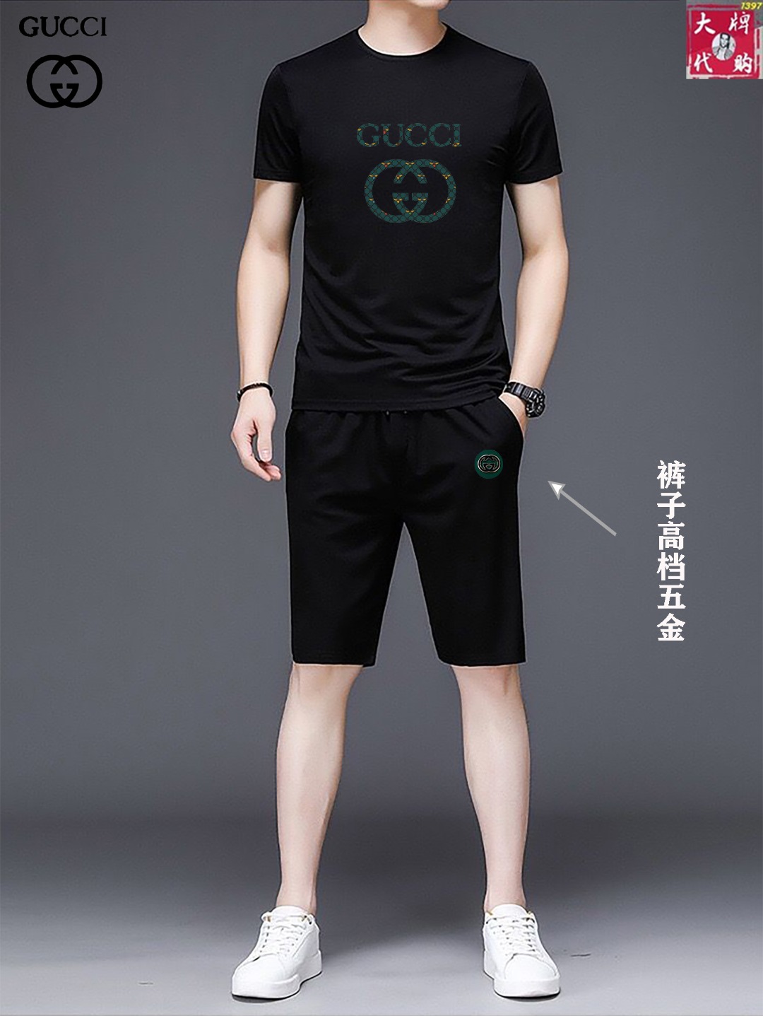 NO:126262,【Gucci】New round neck shorts set for summer!  Mercerated fabric!  Exclusive first new product, the official website synchronizes the Milan catwalk style, the top quality goods in real photography (standard number of codes! The latest top official website original list, brand new experience, three-dimensional tailoring of the counter fabric, new hardware accessories, delicate and soft feel, comfortable and breathable upper body, big brand style, luxury and atmospheric texture only imported from Italy customization, versatile style, not picky to wear, meticulous workmanship, no pressure to enter and exit the counter, absolutely worth a piece of good goods! The number of codes M-5XL (can be worn about 210 kilograms),, gucci, shorts, alexander wang19860909【 Gucci 古奇】夏季新款圆领短裤套装！丝光面料！独家首发新品 官网同步米兰走秀款 实物拍摄顶级好货（标准码数！最新顶尖官网原单,全新体验 专柜面料立体剪裁 全新五金配件、手感细腻柔软 上身舒适透气 大牌风范 奢华大气 进口意大利定制才有的质感 百搭款式 穿着不挑人 ,做工精细一丝不苟 ,出入专柜无压力 绝对值得人手一件的好货！码数M-5XL（可穿210斤左右）,,gucci,shorts,alexander wang,Men's clothing