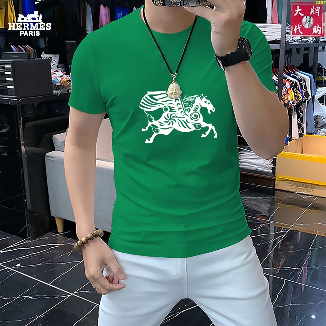 NO:127392,Hermes Hermes has the latest model in the counter for spring.  High-end fashionable casual T-shirt, super genuine upper body instantly turns into Oppa!  , Simple and fashionable three-dimensional cutting, unique craftsmanship, produced by the original single OEM factory; the upper body effect is excellent, showing confidence temperament; all the details show perfect quality, the classic logo symbolizes the highest quality of the brand, possession is the beginning of another fashion, code number M --5XL,, hermes, hermes, tees, t-shirt, alexander wang19860909Hermes 爱马仕 开春最新款专柜同款首发！高端时尚休闲T恤,超正版型上身瞬间变欧巴！,简约时尚的三维裁剪,工艺独特,原单代工厂出品；上身效果极佳,彰显自信气质；所有细微处尽情展现完美品质胸口的经典Logo象征了品牌至高的品质,拥有,便是另一种时尚的开始,码数 M --5XL,,hermes,hermes,tees，t-shirt,alexander wang,Men's clothing