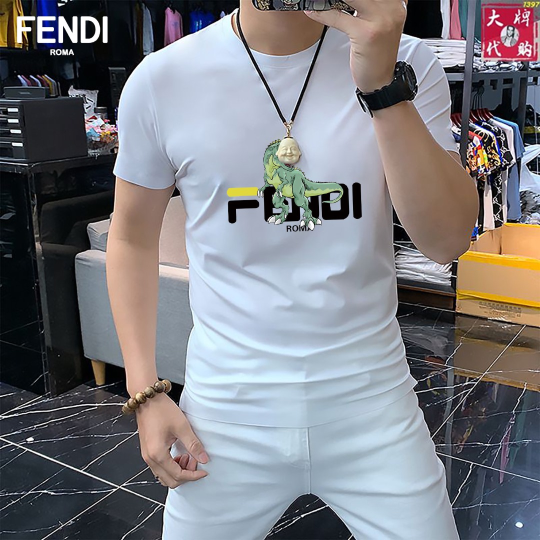 NO:127401,Fendi The latest counter model in the spring is released in the first release!  High-end fashionable casual T-shirt, super genuine upper body instantly turns into Oppa!  , Simple and fashionable three-dimensional cutting, unique craftsmanship, produced by the original single OEM factory; the upper body effect is excellent, showing confidence temperament; all the details show perfect quality, the classic logo symbolizes the highest quality of the brand, possession is the beginning of another fashion, code number M --5XL,,fendi,fendi,tees,t-shirt,alexander wang19860909Fendi 芬迪 开春最新款专柜同款首发！高端时尚休闲T恤,超正版型上身瞬间变欧巴！,简约时尚的三维裁剪,工艺独特,原单代工厂出品；上身效果极佳,彰显自信气质；所有细微处尽情展现完美品质胸口的经典Logo象征了品牌至高的品质,拥有,便是另一种时尚的开始,码数 M --5XL,,fendi,fendi,tees，t-shirt,alexander wang,Men's clothing