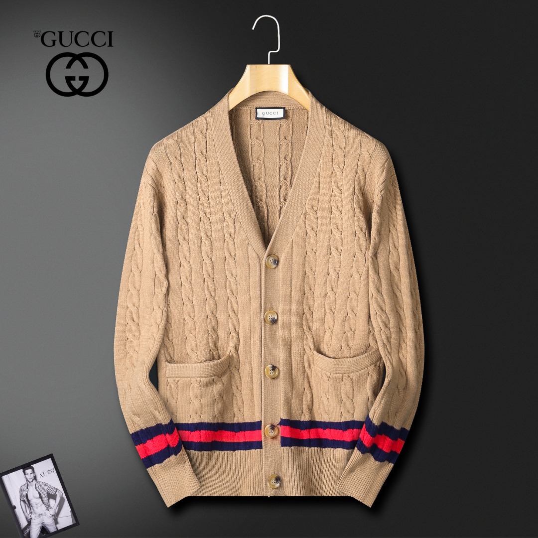 NO:127383,Gucci New fashion cardigan sweater High-end version Wool blend material, skin-friendly and not pill-free, soft and super comfortable, fashionable and personalized Super versatile V-neck sweater Very suitable for both men and women A must-have for everyone. Size M-3XL, gucci, sweaters, alexander wang19860909Gucci 古奇 新款时尚开衫毛衣 高版本高版本 羊毛混纺材质,亲肤不扎身,不起球、 手感很柔软、超级舒服 时尚又个性 超级百搭好看的V领毛衣 男女都非常合适 人手必备款 码数M-3XL,,gucci,sweaters,alexander wang,Men's clothing