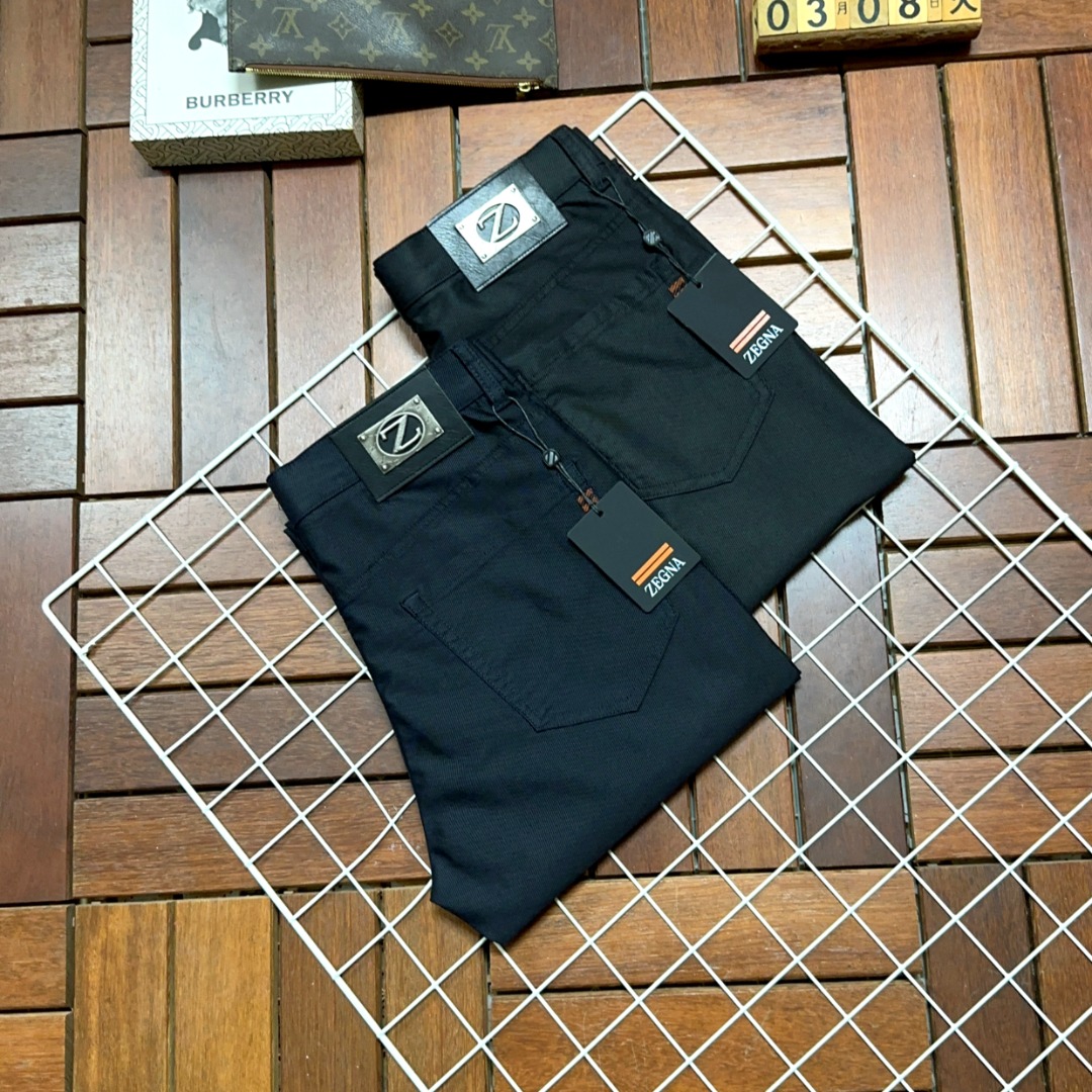 NO:130067,Zegna is coming, new styles and new products are available in the counter. The physical store has the best casual trousers and trousers. The original 1:1 product is suitable for all ages. The highest version of the imported European fabric in the market. It is comfortable, soft and skin-friendly. The upper body effect is super fashionable and versatile. It is straight and stylish. It is a must-have for the wardrobe!  Suitable for any occasion Size: 29-40, zegna,alexander wang19860909Zegna 杰尼亚 爆款来袭 新款新品 专柜有售 实体店已极品休闲裤西裤专柜原版1:1好货,适合各个年龄段.市场最高版本的欧洲进口面料.舒适柔软亲肤,上身效果超级棒时尚百搭,笔挺有型,衣橱必备！适合任何场合穿着 尺码:29-40,,zegna,alexander wang,Men's clothing