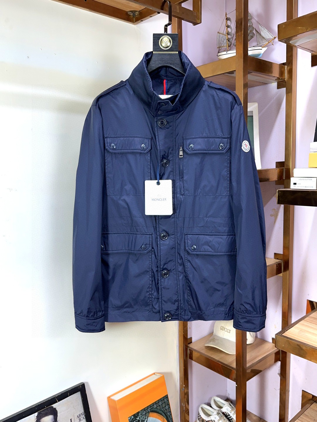 NO:131144,Moncler mask, top-quality business versatile jacket, high-end custom versatile style, anyone can easily control it, full-custom fabric craftsmanship, the latest logo design of luxury classic brand on the chest, very high-end, those who understand goods must enter!  The style and tailoring are slim styles, which are very exquisite, showing aura and highlighting the exquisiteness of business men. This is the unique feature, the right slim fit, and the upper body effect is very good!  Size M-3XL (maximum wear to 190 catties), christian louboutin, Moncler, jackets & coats, alexander wang19860909Moncler 蒙口 顶级商务百搭外套高级定制百搭款式 任何人都可以轻松驾驭 面料全订制工艺 胸前奢华经典品牌最新logo设计,非常显档次懂货的必须入！版型剪裁属于修身款 非常精致,显气场,又会凸显商务男士的精致,这就是独到之处,恰到好处的修身,上身效果非常赞！尺码M-3XL（最大穿到190斤）,,christian louboutin,Moncler,jackets & coats,alexander wang,Men's clothing