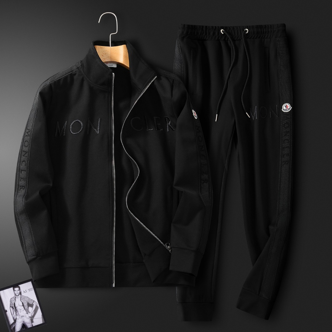 NO:131133,【Moncler hooded mouth】 New cardigan suit!  Sweatshirt fabric!  Exclusive first new product, the official website synchronizes the Milan catwalk model, the top quality goods in real life shooting, standard code number!  The latest top official website original list, a new experience, three-dimensional tailoring of the counter fabric, new hardware accessories, delicate and soft feel, comfortable and breathable upper body, big brand style, luxury and atmospheric, texture only imported from Italy customization, versatile style, not picky in people, fine workmanship and meticulous, no pressure to enter and exit the counter, absolutely worth a piece of good product!  M-3XL (can wear 190 catties), christian louboutin, Moncler, hoodie, sweatshirts, alexander wang19860909【 Moncler 蒙口】 新款开衫套装！卫衣面料！独家首发新品 , 官网同步米兰走秀款 实物拍摄顶级好货 标准码数！最新顶尖官网原单,全新体验 专柜面料立体剪裁 全新五金配件、手感细腻柔软 上身舒适透气 大牌风范 奢华大气 进口意大利定制才有的质感 百搭款式 穿着不挑人 ,做工精细一丝不苟 ,出入专柜无压力 绝对值得人手一件的好货！码数M-3XL（可穿190斤）,,christian louboutin,Moncler,hoodie,sweatshirts,alexander wang,Men's clothing