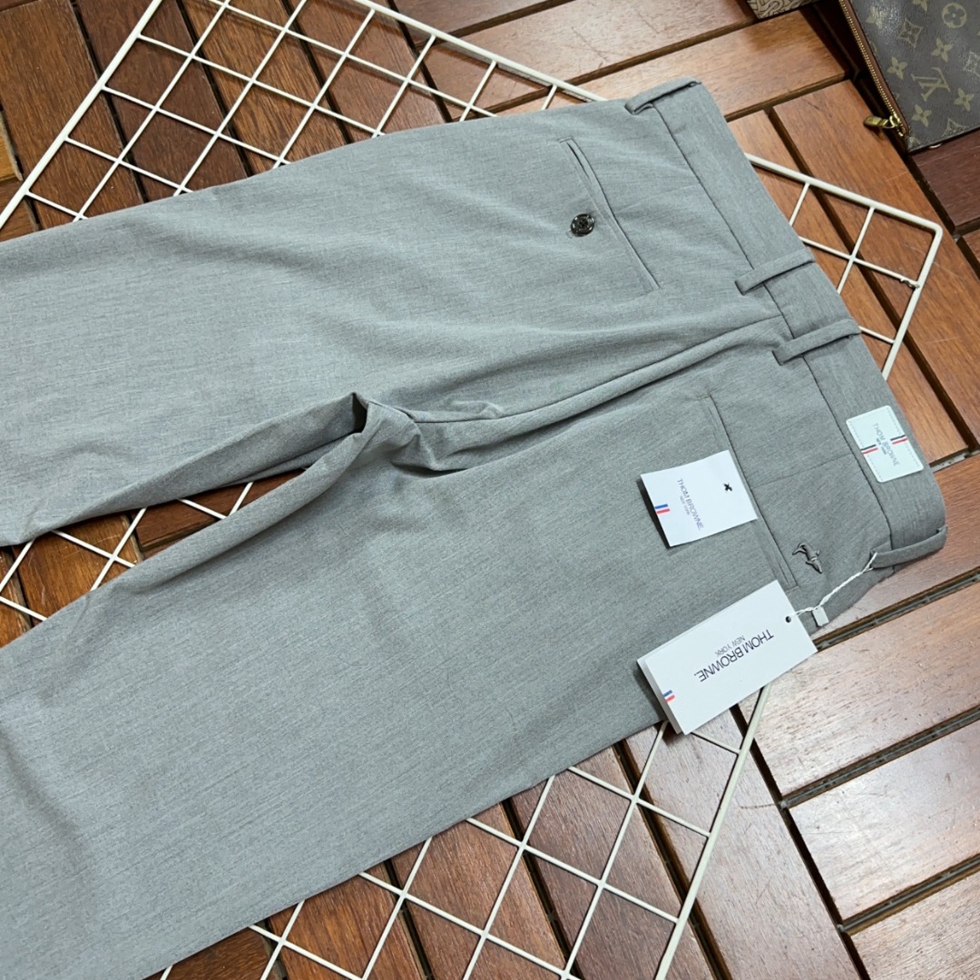 “TomFord’s New European Imported Fabric Fashion Store with Versatile Styles” - 图片 6