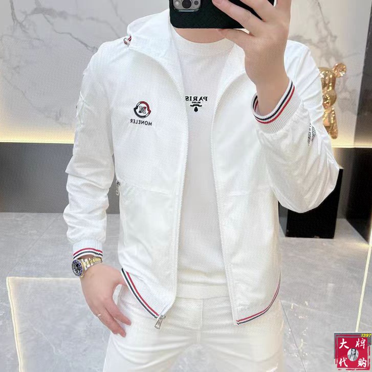 NO:133908,The new fashionable high-end men's style, classic and explosive jackets are recommended!  Men's jacket, fashionable and casual jacket, high-woven and super delicate high-tech smooth composite fabric material, the texture of the fabric is very high-end and delicate, with a strong sense of class, and the auxiliary materials are all customized to create a brand logo. It is both business and casual, and the style is versatile and suitable for all occasions. Anyone can easily control it!  Code number M-3XL, Moncler, jackets & coats, jackets & coats, alexander wang19860909蒙口 新款时尚高端男款,经典爆款夹克推荐！男士外套,时尚休闲外套夹克 ,高织超细腻的高科技爽滑复合布材质,面料的质感很高档细腻,档次感强 ,辅料全定制出品牌logo.商务休闲兼备款,款式百搭适合各种场合 ,任何人都可以轻松驾驭！码数M-3XL,,Moncler,jackets & coats,jackets & coats,alexander wang,Men's clothing