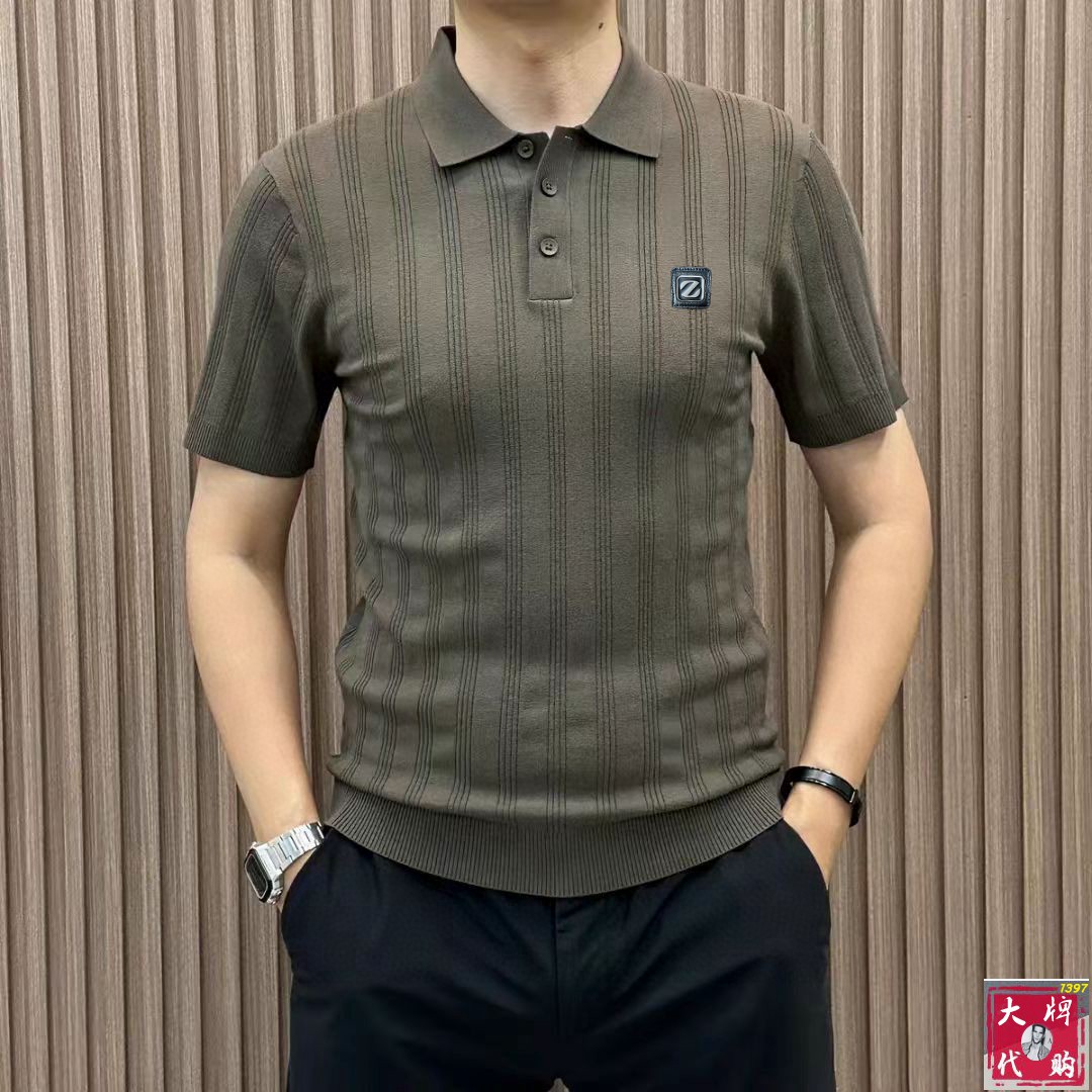 NO:161842,Zegna Full-quality order Business casual Yilit ice silk short sleeves Make the overall upper body feel Business casual and stylish while business casual and stylish It is a light business casual design that allows you to easily control different occasions. The combination of the style, the fabric is made of cotton Judy material, mercerized to give the surface a warm and shiny feeling. The upper body is high-end, comfortable, skin-friendly, breathable, and is a very practical wear for daily commuting and leisure. Full-quality order Code M-3XL, zegna, T-shirt, alexander wang19860909Zegna 杰尼亚  全品相订单 商务休闲伊力特冰丝短袖 让整体上身感 商务休闲的同时 时尚有型 属于轻商务休闲设计 让您轻松驾驭不同场合. 合体的版型,面料采用全棉朱迪材质,丝光处理 让表面有着温润的光泽感 上身高档的同时 舒适,亲肤,透气好,平时通勤休闲都很实穿的一款 全品相订单 码数 M-3XL,,zegna,T-shirt,alexander wang,Men's clothing