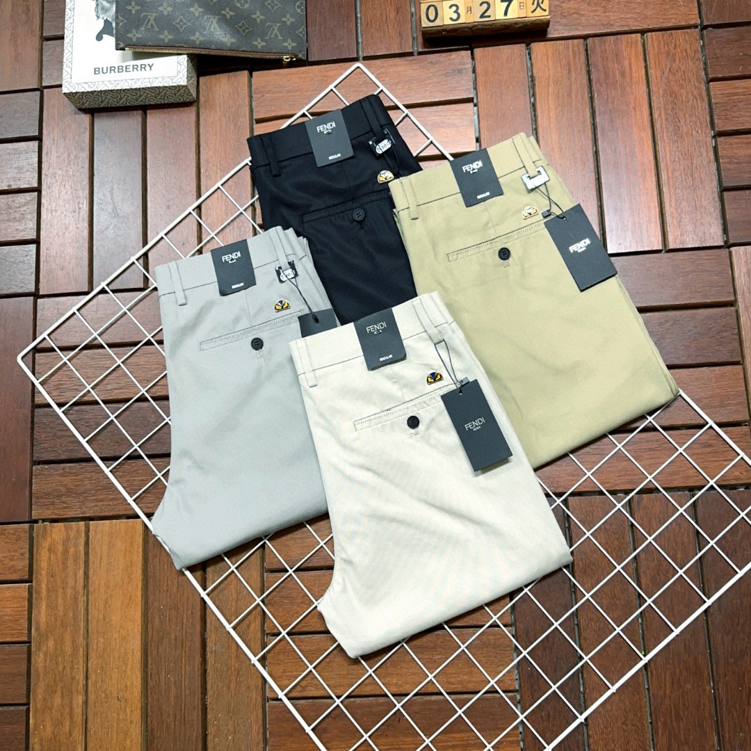 NO:529924,Fendi's hot products are coming, new styles and new products are available in the counter. The physical store has the best casual pants and trousers. The original 1:1 product is suitable for all ages. The highest version of the imported European fabric in the market is comfortable, soft and skin-friendly. The upper body effect is super fashionable and versatile. It is straight and stylish. It is a must-have for the wardrobe!  Suitable for any occasion Size: 29-40,,fendi,fendi,alexander wang19860909Fendi芬迪 爆款来袭 新款新品 专柜有售 实体店已极品休闲裤西裤专柜原版1:1好货,适合各个年龄段.市场最高版本的欧洲进口面料.舒适柔软亲肤,上身效果超级棒时尚百搭,笔挺有型,衣橱必备！适合任何场合穿着 尺码:29-40,,fendi,fendi,alexander wang,Men's clothing
