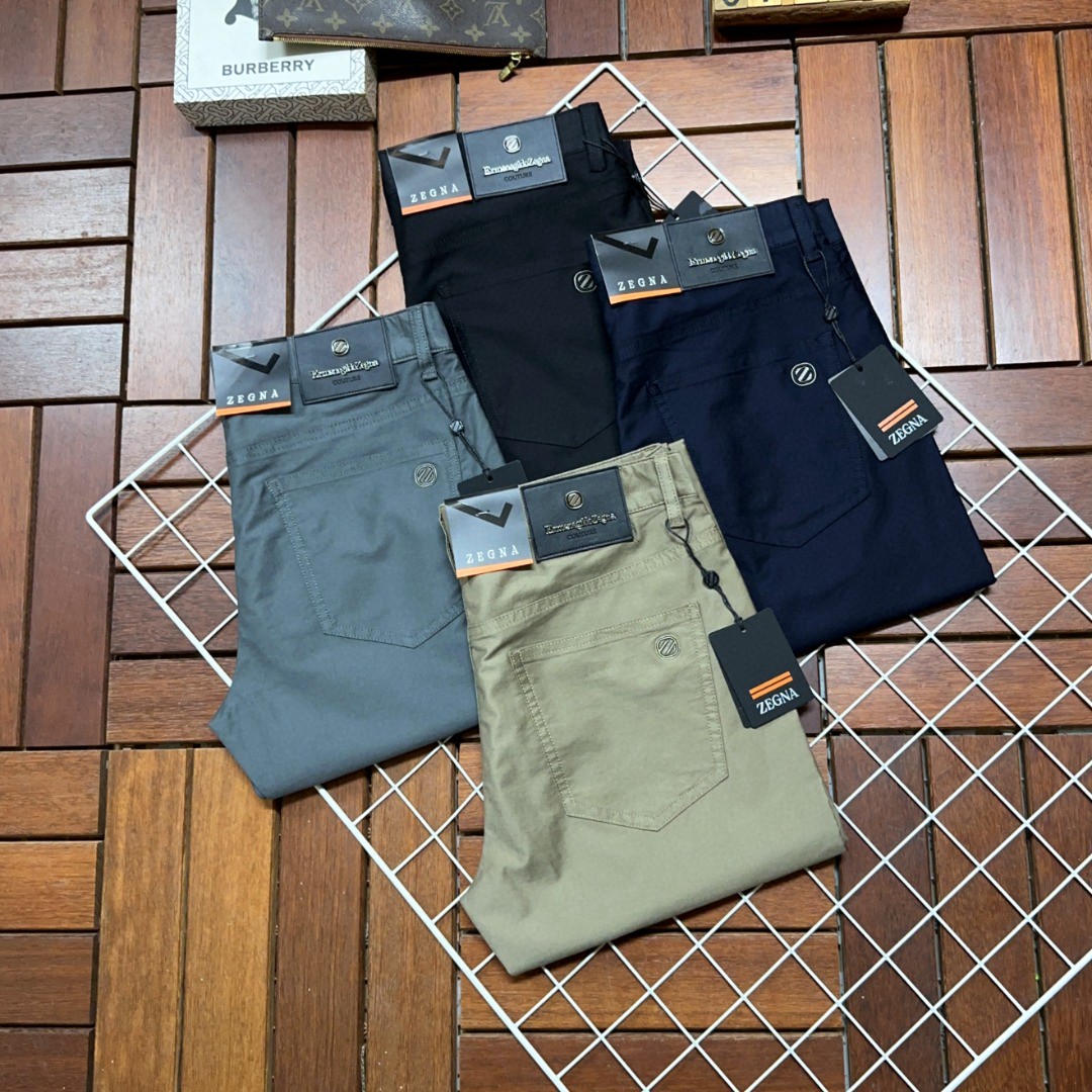 NO:137004,ZZ Jenia New style and new products available for sale in counters. The original 1:1 product for physical store top casual pants, suitable for all ages. The highest version of European imported fabrics in the market. They are comfortable, soft and skin-friendly, with super cool and fashionable and versatile upper body effect, straight and stylish, a must-have for the wardrobe!  Suitable for any occasion Size 29-40, zegna,alexander wang19860909ZZ杰尼亚 新款新品 专柜有售 实体店极品休闲裤专柜原版1:1好货,适合各个年龄段.市场最高版本的欧洲进口面料.舒适柔软亲肤,上身效果超级棒时尚百搭,笔挺有型,衣橱必备！适合任何场合穿着 尺码29-40,,zegna,alexander wang,Men's clothing