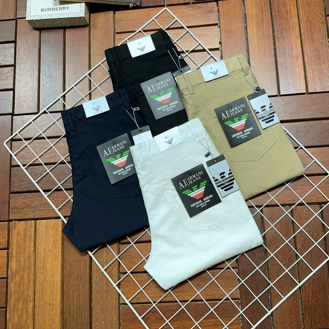 NO:531064,Armani's popular products are coming, new styles and new products are available for sale in the counter. The physical store has the best casual pants and trousers. The original 1:1 product is suitable for all ages. The highest version of the imported European fabric in the market is comfortable, soft and skin-friendly. The upper body effect is super fashionable and versatile. It is straight and stylish. It is a must-have for the wardrobe!  Suitable for any occasion Size: 29-40, Armani, Armani, Alexander wang19860909Armani阿玛尼爆款来袭 新款新品 专柜有售 实体店已极品休闲裤西裤专柜原版1:1好货,适合各个年龄段.市场最高版本的欧洲进口面料.舒适柔软亲肤,上身效果超级棒时尚百搭,笔挺有型,衣橱必备！适合任何场合穿着 尺码:29-40,,armani,armani,alexander wang,Men's clothing