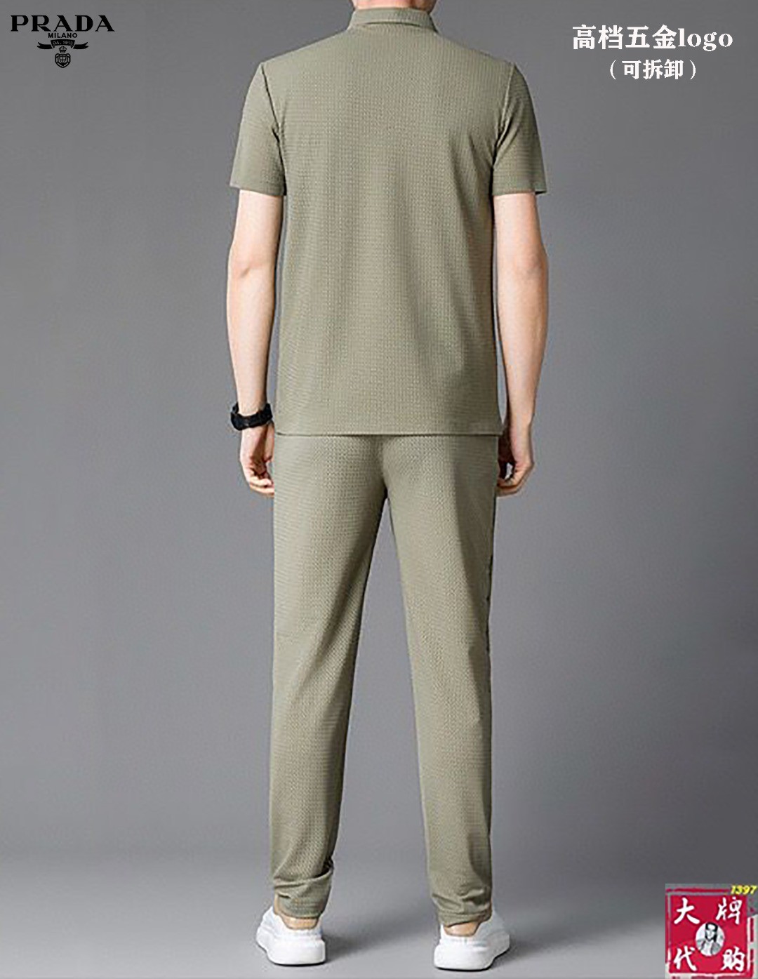 NO:136951,Prada - New casual short-sleeved suit!  Celebrities’ favorite fashion casual suits, simple and generous, craft design on the official website!  Clean and neat tailored, full of urban style. It is available for exclusive top custom fabrics, soft and dry, and the upper body has a crisp and stylish effect. The three-dimensional cutting process and the style are all high-standard and appropriate silhouette versions!  It’s not tight, just feel good when you wear it. With so many top-quality raw materials, you can create high-end products with unparalleled value. The first choice for high-end fashion fashion people with a complete range of three standards, and the upper body effect is super good!  Code number M-3XL, prada, prada, T-shirt, alexander wang19860909Prada 普拉达 - 新品休闲短袖套装！明星最爱时装味休闲套装 简单大方,官网11工艺设计！干净利落剪裁 都市风十足 可供独家顶级定制面料,手感软糯干爽,上身效果挺括有型.立体裁剪工艺,版型上都是高标准,恰当好处的廓型版！又恰恰不紧绷,穿上心情就好,如此众多的顶级原料,打造出价值感无与伦比的高端产品,三标齐全高端潮流时尚人士首选,上身效果超级好看！码数M-3XL,,prada,prada,T-shirt,alexander wang,Men's clothing