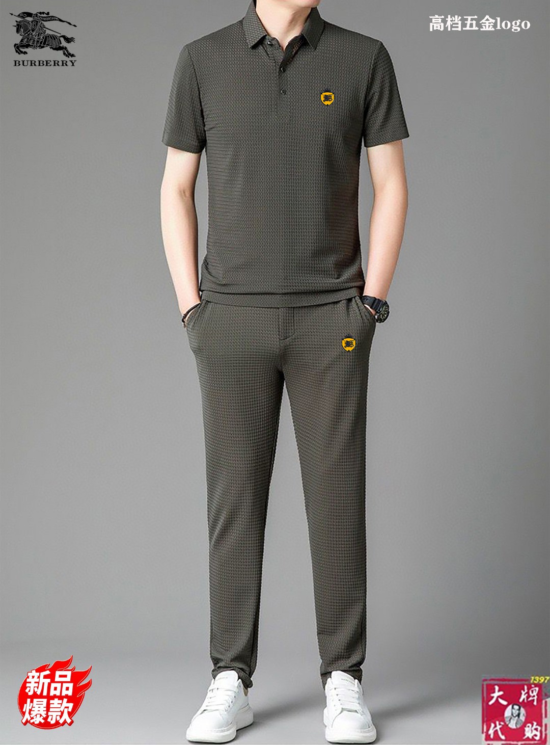 NO:136953,Burberry - New casual short-sleeved suit!  Celebrities’ favorite fashion casual suits, simple and generous, craft design on the official website!  Clean and neat tailored, full of urban style. It is available for exclusive top custom fabrics, soft and dry, and the upper body has a crisp and stylish effect. The three-dimensional cutting process and the style are all high-standard and appropriate silhouette versions!  It’s not tight, just feel good when you wear it. With so many top-quality raw materials, you can create high-end products with unparalleled value. The first choice for high-end fashion fashion people with a complete range of three standards, and the upper body effect is super good!  Code number M-3XL, burberry, burberry, T-shirt, alexander wang19860909Burberry 巴宝莉 - 新品休闲短袖套装！明星最爱时装味休闲套装 简单大方,官网11工艺设计！干净利落剪裁 都市风十足 可供独家顶级定制面料,手感软糯干爽,上身效果挺括有型.立体裁剪工艺,版型上都是高标准,恰当好处的廓型版！又恰恰不紧绷,穿上心情就好,如此众多的顶级原料,打造出价值感无与伦比的高端产品,三标齐全高端潮流时尚人士首选,上身效果超级好看！码数M-3XL,,burberry,burberry,T-shirt,alexander wang,Men's clothing