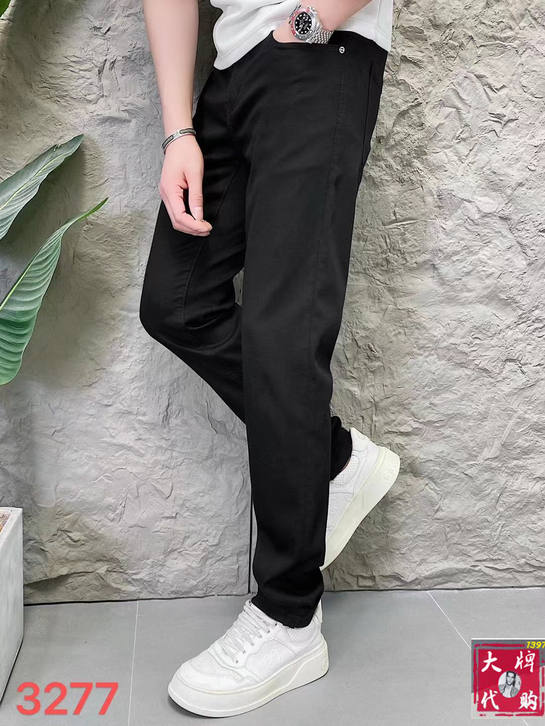 NO:138742,Cavalli Men's jeans original original cloth original wash water!  Imported original washing elastic fabrics, complex handicrafts superimposed, any washing step will become a completely different color effect after a few more seconds, so it is more precious, especially long-lasting and odor-resistant... Use the best tannin elastic texture, genuine leather leather cards, high-quality metal accessories... to create a unique and original jeans style!  Original hardware and accessories, super positive style, comfortable and breathable, extremely high grade, counter quality, and handsome upper body. Number of 29-38, jeans, alexander wang19860909卡瓦利 男士牛仔裤原厂原布原洗水！进口原版水洗弹力面料,复杂的手工艺叠加,任何一个洗水环节多停留几秒都会变成完全不一样的颜色效果,所以越加珍贵,特别持久、耐味…… 选用上乘的丹宁弹力质感,真皮皮牌、高定的金属辅料……打造出独特及原创的牛仔裤款型！原版五金辅料,版型超正,舒适透气,档次极高,专柜品质,上身帅气十足.码数29-38,,jeans,alexander wang,Men's clothing