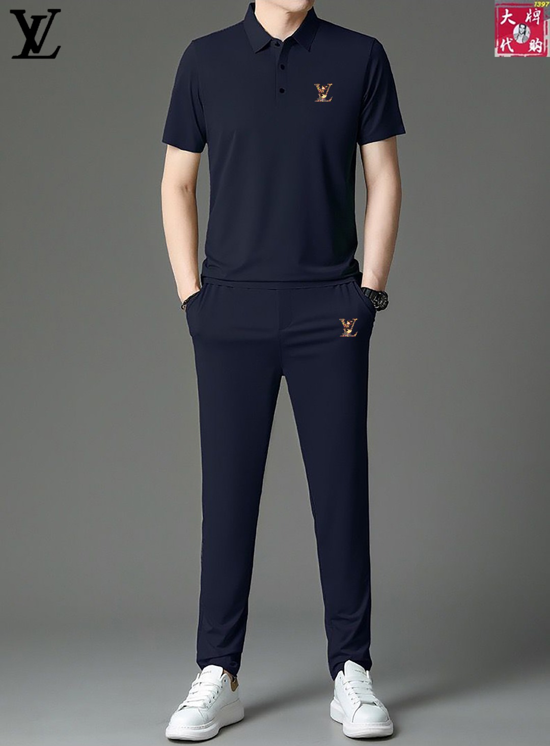 NO:141084,LV Louis Vuitton - New casual short-sleeved suit!  Celebrities’ favorite fashion casual suits, simple and generous, craft design on the official website!  Clean and neat tailored, full of urban style. It is available for exclusive top custom fabrics, soft and dry, and the upper body has a crisp and stylish effect. The three-dimensional cutting process and the style are all high-standard and appropriate silhouette versions!  It’s not tight, just feel good when you wear it. With so many top-quality raw materials, you can create high-end products with unparalleled value. The first choice for high-end fashion fashion people with a complete range of three standards, and the upper body effect is super good!  Code number M-3XL, louis vuitton,louis vuitton,t-shirt,alexander wang19860909LV 路易威登 - 新品休闲短袖套装！明星最爱时装味休闲套装 简单大方,官网11工艺设计！干净利落剪裁 都市风十足 可供独家顶级定制面料,手感软糯干爽,上身效果挺括有型.立体裁剪工艺,版型上都是高标准,恰当好处的廓型版！又恰恰不紧绷,穿上心情就好,如此众多的顶级原料,打造出价值感无与伦比的高端产品,三标齐全高端潮流时尚人士首选,上身效果超级好看！码数M-3XL,,louis vuitton,louis vuitton,T-shirt,alexander wang,Men's clothing