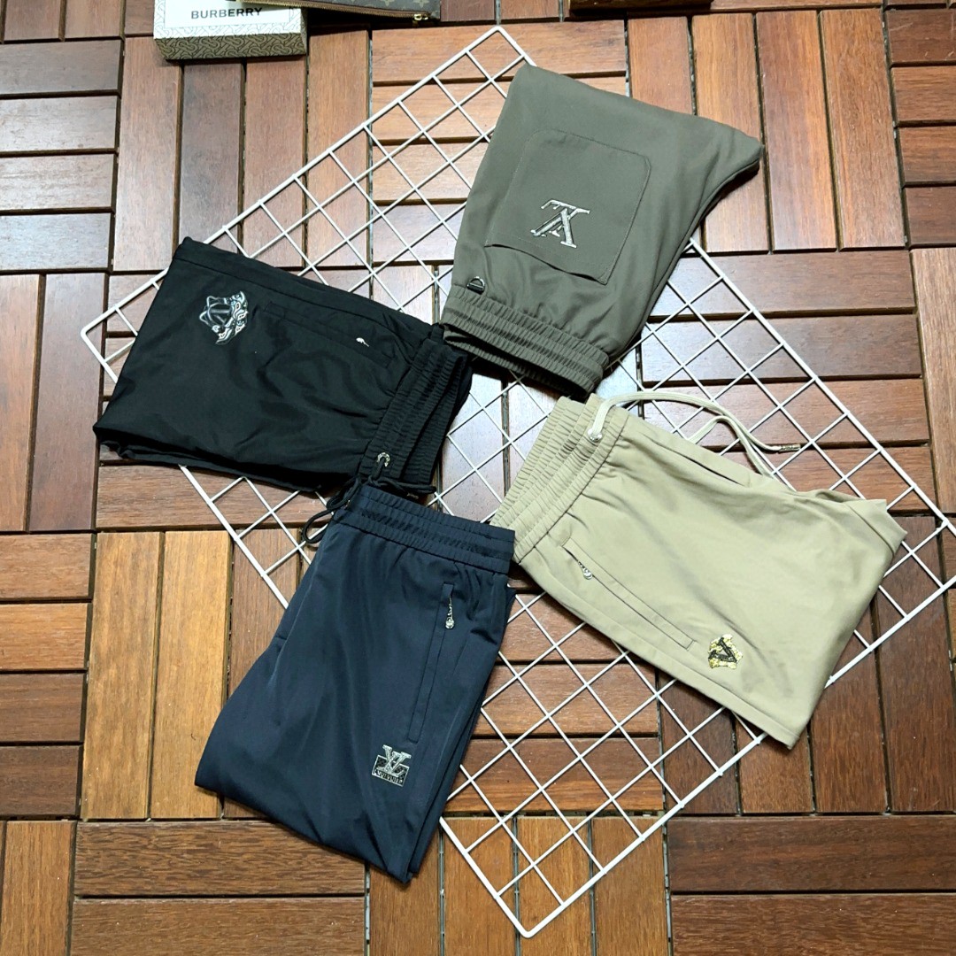 NO:143414,LV Louis Vuitton's new popular casual pants, made of imported European fabrics, soft, comfortable and textured, original hardware accessories, very cool and exquisite details, the upper body effect is super invincible, and the trend is versatile. Shangpin's fabric is made with ingenious craftsmanship, showing the outstanding style of exquisite products, and is definitely worth having!  Count 29-38, louis vuitton,louis vuitton,alexander wang19860909LV 路易威登 新品爆款休闲裤,选用欧洲进口面料,柔软舒适有质感,原版五金配件,非常炫酷细节处理精致,上身效果超级无敌赞,潮流百搭.尚选面料匠心而制 彰显卓越臻品风范 绝对值得拥有的一条！码数29-38,,louis vuitton,louis vuitton,alexander wang,Men's clothing