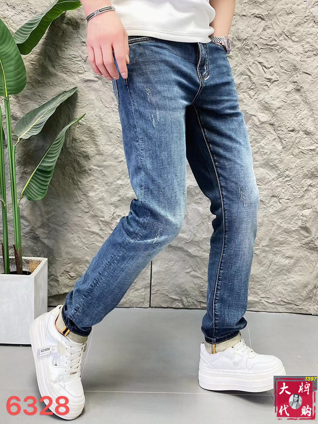 NO:143400,Burberry Welfare model Laser ecological washing series 2025 Spring and Summer latest counter series High-end custom slim-fitting jeans Latest fashion week show style Perfect hardware decoration Overweight craft design Fashion essentials Simple and versatile model Pure hand-embroidered sewing Primary color yeast washing process Selected heavy tannin denim fabric (pure cotton) three-dimensional tailoring Perfect details Peak fine product!  (micro elastic) Size 29-38, burberry, burberry, jeans, alexander wang19860909Burberry 巴宝莉 福利款 激光生态洗水系列 2025春夏最新专柜系列 高端订制修身小脚牛仔裤 最新时装周走秀款 完美五金装饰 超重工艺设计 时尚必备品 简约百搭款 纯手工刺绣缝制 原色酵母水洗工艺 精选重磅丹宁牛仔面料（纯棉）立体剪裁 完美细节 巅峰佳品！（微弹力）尺码29-38,,burberry,burberry,jeans,alexander wang,Men's clothing