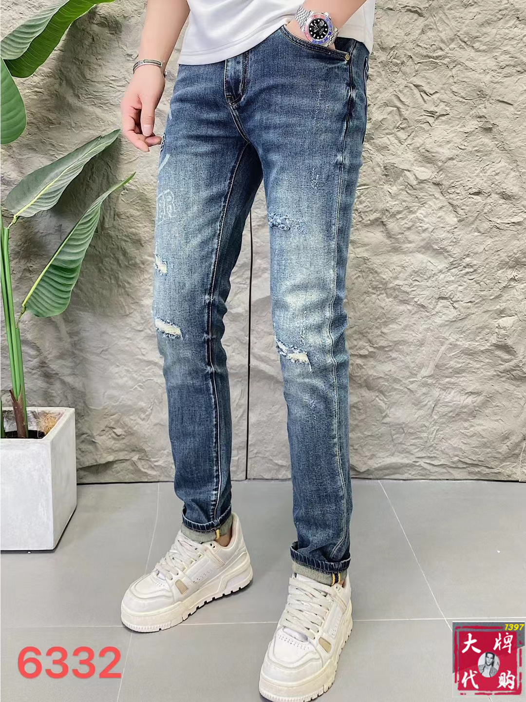 NO:143437,Moncler mask welfare model Laser ecological washing series 2025 spring and summer latest counter series High-end custom slim-fitting jeans Latest fashion week show style Perfect hardware decoration Overweight craft design Fashion essentials Simple and versatile model Pure hand-embroidered sewing Primary color yeast washing process Selected heavy tannin denim fabric (pure cotton) three-dimensional tailoring Perfect details Peak fine product!  (micro elastic) size 29-38, christian louboutin, Moncler, jeans, alexander wang19860909Moncler 蒙口 福利款 激光生态洗水系列 2025春夏最新专柜系列 高端订制修身小脚牛仔裤 最新时装周走秀款 完美五金装饰 超重工艺设计 时尚必备品 简约百搭款 纯手工刺绣缝制 原色酵母水洗工艺 精选重磅丹宁牛仔面料（纯棉）立体剪裁 完美细节 巅峰佳品！（微弹力）尺码29-38,,christian louboutin,Moncler,jeans,alexander wang,Men's clothing
