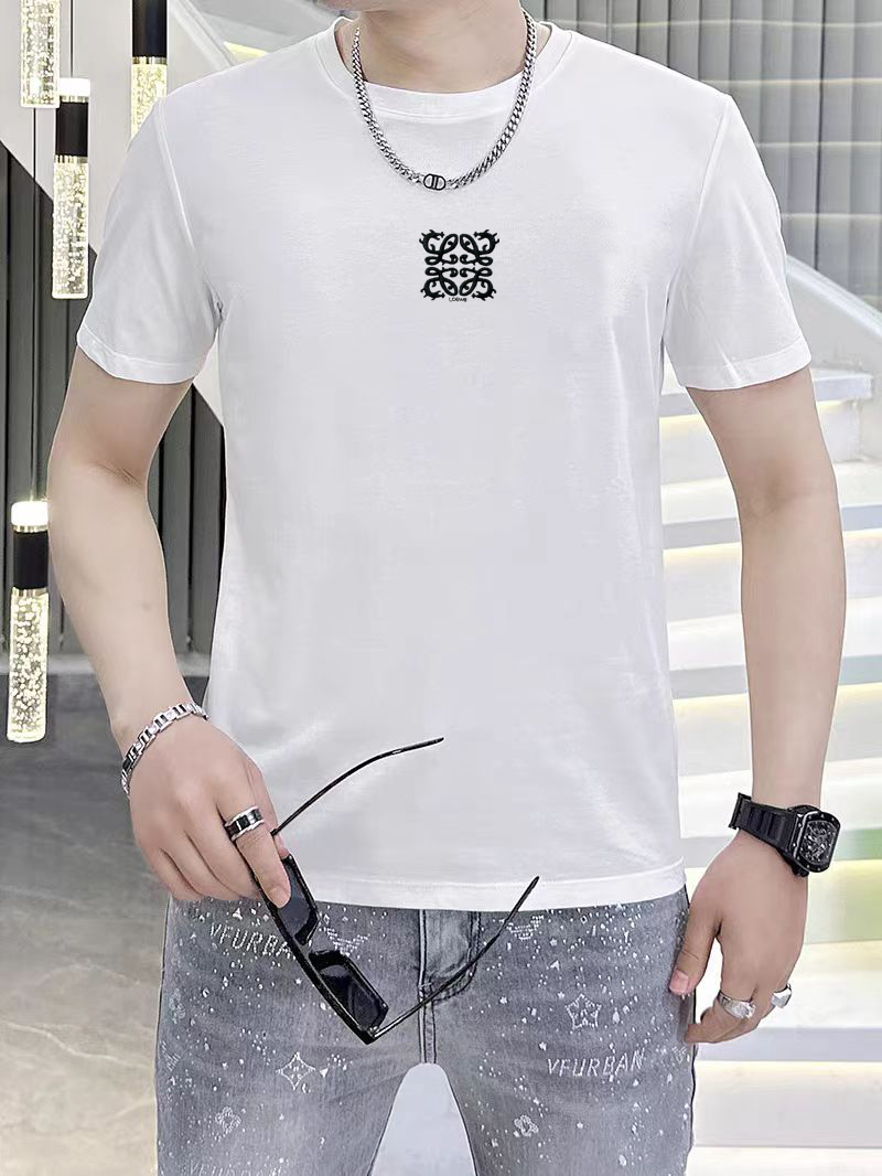 NO:143549,Loewe Loewe Fat Brother Gospel XL wears 200 pounds, top-quality round neck, casual short-sleeved high-end custom versatile style, anyone can easily control it, full-customized fabric craftsmanship, the latest logo design of the luxurious classic brand on the chest, very high-end, those who understand goods must enter!  The style and tailoring are slim styles, which are very exquisite, showing aura and highlighting the exquisiteness of business men. This is the unique feature, the right slim fit, and the upper body effect is very good!  Size XS-XL (counter code is equivalent to M-3XL), loewe,loewe,T-shirt,alexander wang19860909Loewe 罗意威 胖哥福音XL穿200斤 顶级圆领休闲短袖高级定制百搭款式 任何人都可以轻松驾驭 面料全订制工艺 胸前奢华经典品牌最新logo设计,非常显档次懂货的必须入！版型剪裁属于修身款 非常精致,显气场,又会凸显商务男士的精致,这就是独到之处,恰到好处的修身,上身效果非常赞！尺码XS-XL（专柜码等同M-3XL）,,loewe,loewe,T-shirt,alexander wang,Men's clothing