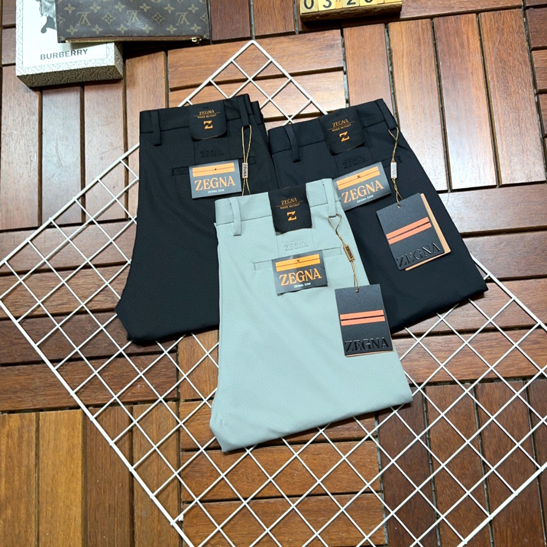 NO:159314,Zegna is coming, new styles and new products are available in the counter. The physical store has the best casual trousers and trousers. The original 1:1 product is suitable for all ages. The highest version of the imported European fabric in the market. It is comfortable, soft and skin-friendly. The upper body effect is super fashionable and versatile. It is straight and stylish. It is a must-have for the wardrobe!  Suitable for any occasion Size: 29-40, zegna,alexander wang19860909Zegna 杰尼亚 爆款来袭 新款新品 专柜有售 实体店已极品休闲裤西裤专柜原版1:1好货,适合各个年龄段.市场最高版本的欧洲进口面料.舒适柔软亲肤,上身效果超级棒时尚百搭,笔挺有型,衣橱必备！适合任何场合穿着 尺码:29-40,,zegna,alexander wang,Men's clothing