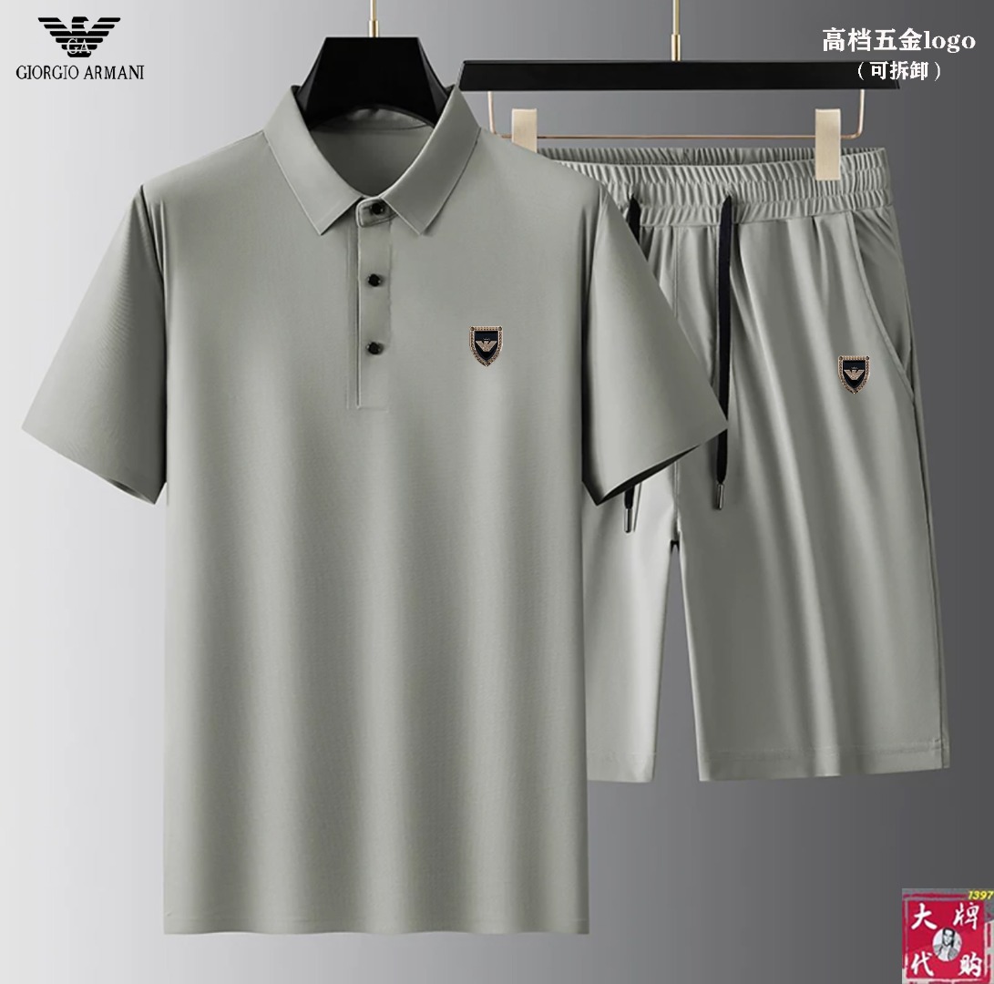 NO:151800,Armani Summer lapel shorts set, overseas counter synchronization, luxury high-end customization, anyone can easily control it, customer-supplied imported cotton fabric, soft and comfortable and stylish, sweat-absorbing and breathable, foreign trade company orders, domestic first-line OEM factories, customized high-density fabrics, water-free, luxurious upper body looks young, street fashion home essentials. Count M~4XL order to report height and weight, armani,armani, shorts, alexander wang19860909Armani 阿玛尼 夏季翻领短裤套装,海外专柜同步 奢华高级定制 任何人都可以轻松驾驭,客供进口纯棉面料 手软舒适有型 吸汗透气 ,外贸公司订单,国内一线代工厂出品,订制高密度面料,过水不变型,奢华上身显年轻,街头时尚居家必备款. 码数M～4XL下单报身高体重,,armani,armani,shorts,alexander wang,Men's clothing