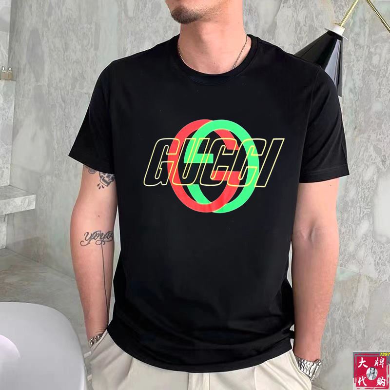 NO:154502,Gucci Fat Brother Gospel XL wears 200 pounds, top-quality round neck, casual short-sleeved high-end custom versatile style, anyone can easily control it, full-customized fabric craftsmanship, the latest logo design of luxury classic brand on the chest, very high-end, those who understand goods must enter!  The style and tailoring are slim styles, which are very exquisite, showing aura and highlighting the exquisiteness of business men. This is the unique feature, the right slim fit, and the upper body effect is very good!  Size XS-XL (counter code is equivalent to M-3XL), gucci, T-shirt, alexander wang19860909Gucci 古奇 胖哥福音XL穿200斤 顶级圆领休闲短袖高级定制百搭款式 任何人都可以轻松驾驭 面料全订制工艺 胸前奢华经典品牌最新logo设计,非常显档次懂货的必须入！版型剪裁属于修身款 非常精致,显气场,又会凸显商务男士的精致,这就是独到之处,恰到好处的修身,上身效果非常赞！尺码XS-XL（专柜码等同M-3XL）,,gucci,T-shirt,alexander wang,Men's clothing