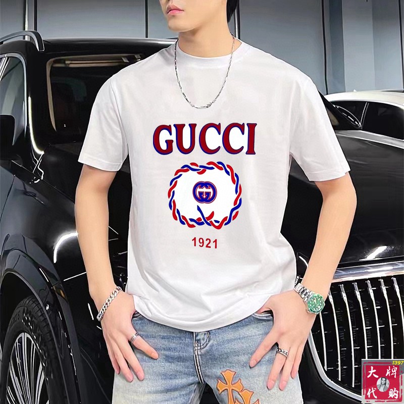NO:154603,High-version Gucci Max XXL can wear 200 catties top-level round neck casual short sleeve high-end custom versatile style. Anyone can easily control it. Fully customized fabric craftsmanship. The latest logo design of the luxurious classic brand on the chest is very high-end. Those who understand goods must enter!  The style and tailoring are slim styles, which are very exquisite, showing aura and highlighting the exquisiteness of business men. This is the unique feature, the right slim fit, and the upper body effect is very good!  Size S-XXL, gucci, T-shirt, alexander wang19860909高版本  Gucci 古奇 最大XXL可穿200斤顶级圆领休闲短袖高级定制百搭款式 任何人都可以轻松驾驭 面料全订制工艺 胸前奢华经典品牌最新logo设计,非常显档次懂货的必须入！版型剪裁属于修身款 非常精致,显气场,又会凸显商务男士的精致,这就是独到之处,恰到好处的修身,上身效果非常赞！尺码S-XXL,,gucci,T-shirt,alexander wang,Men's clothing