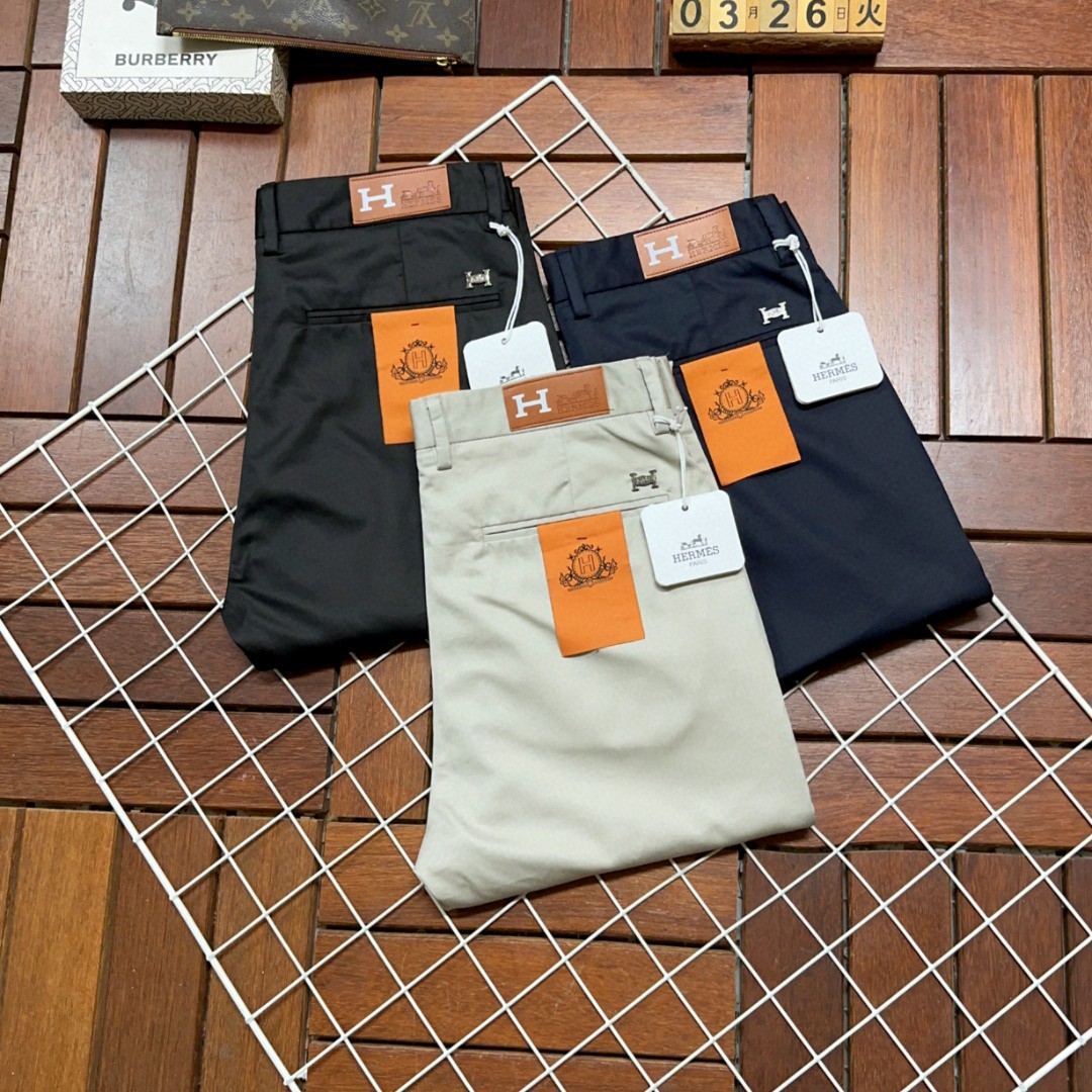 NO:154568,Hermes Hermes is coming, new styles and new products are available for sale in the counter. The original 1:1 product of the counter for physical stores is suitable for all ages. The highest version of the imported European fabric in the market is comfortable, soft and skin-friendly, with super cool and fashionable and versatile effect, straight and stylish, a must-have for the wardrobe!  Suitable for any occasion Size: 29-40,,hermes,hermes,alexander wang19860909Hermes 爱马仕 爆款来袭 新款新品 专柜有售 实体店已极品休闲裤西裤专柜原版1:1好货,适合各个年龄段.市场最高版本的欧洲进口面料.舒适柔软亲肤,上身效果超级棒时尚百搭,笔挺有型,衣橱必备！适合任何场合穿着 尺码:29-40,,hermes,hermes,alexander wang,Men's clothing